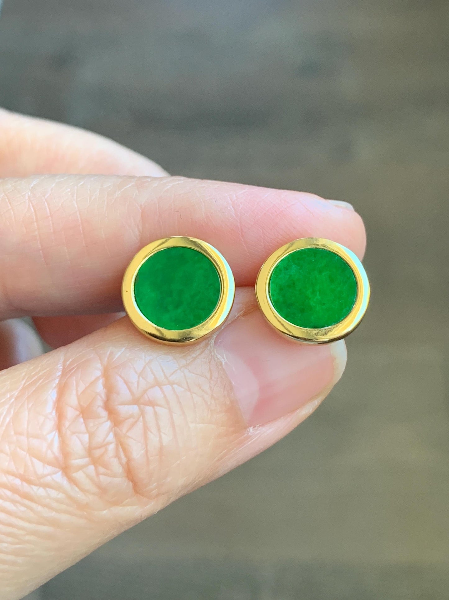 Natural Grade A Vibrant Green Jade Jadeite Coin Stud Earrings S925 Sterling Silver Yellow Gold Overlay 天然阳绿花青翡翠银镶圆耳钉 HQR-G
