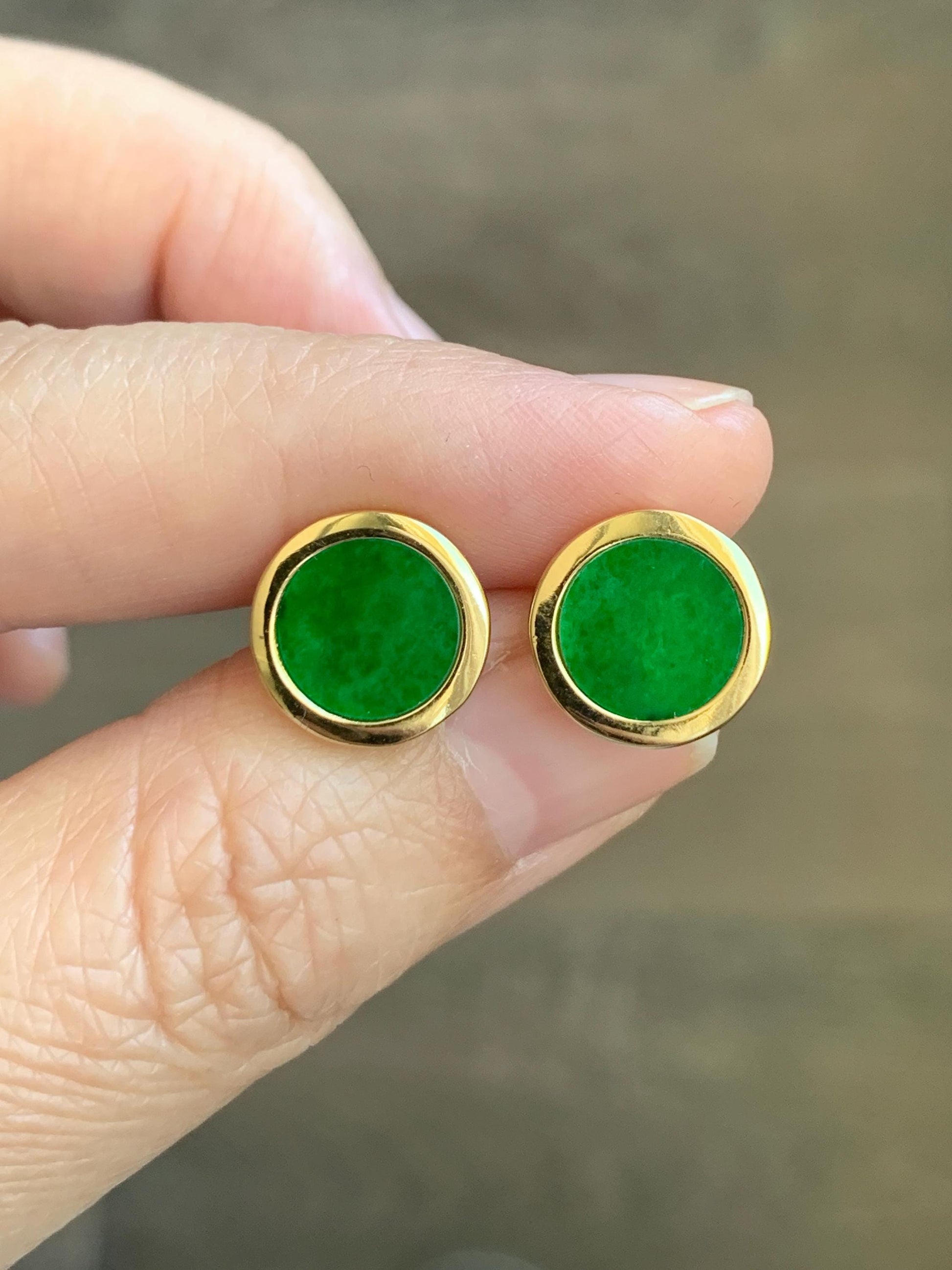 Natural Grade A Vibrant Green Jade Jadeite Coin Stud Earrings S925 Sterling Silver Yellow Gold Overlay 天然阳绿花青翡翠银镶圆耳钉 HQR-G