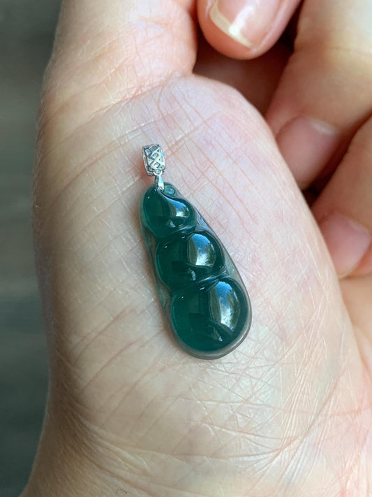 Natural Grade A Guatemalan Icy Translucent Dark Teal Blue Jadeite Carved Peapod Pendant 18K White Gold 天然冰危深蓝绿翡翠福豆镶嵌吊坠 WLD220-C