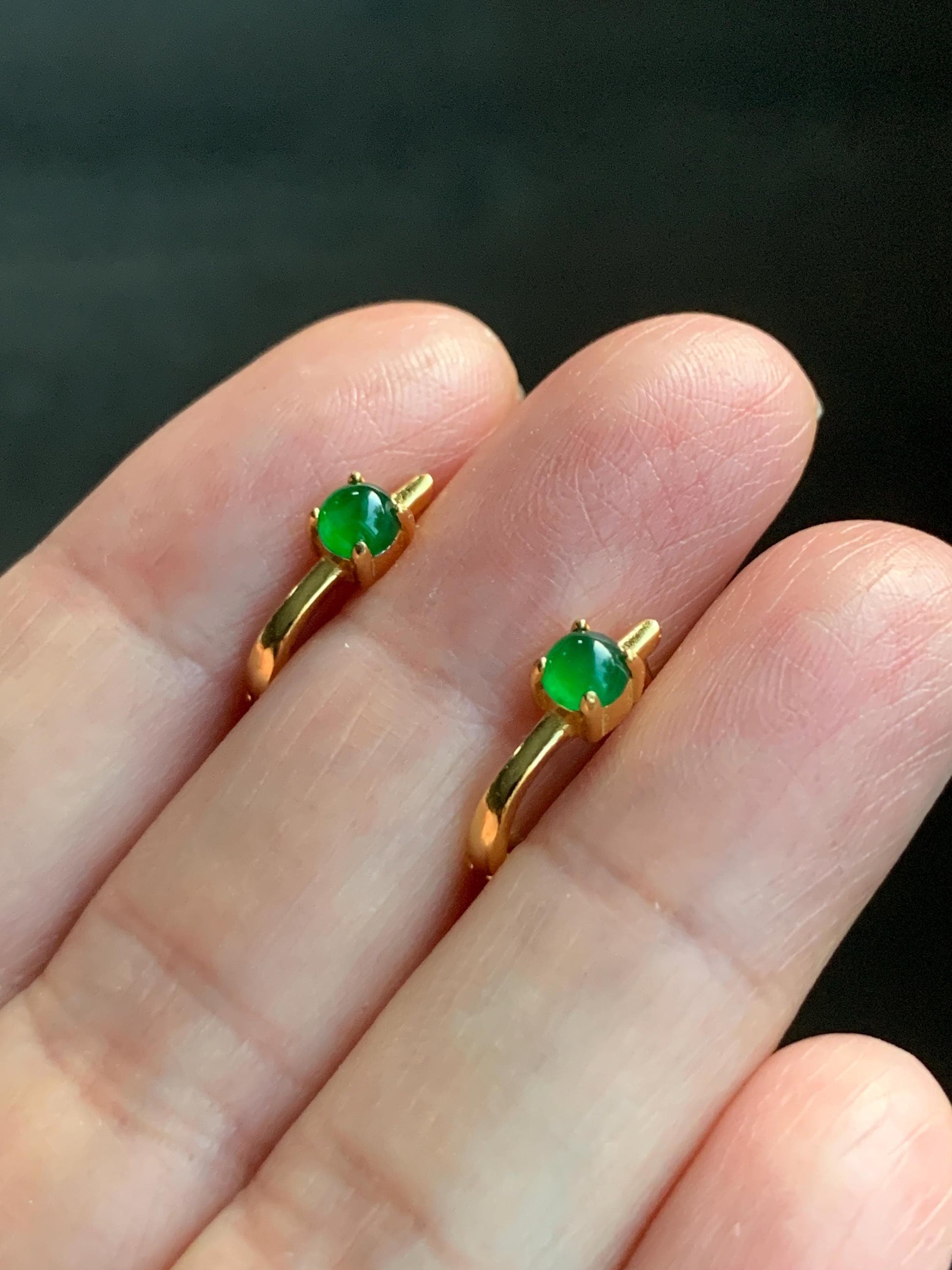Natural Guatemalan Grade A Icy Translucent Vibrant Green Jadeite Hoop Huggie Earrings Sterling Silver Yellow Gold Overlay 天然冰危绿翡翠银镶耳包 JDEB55
