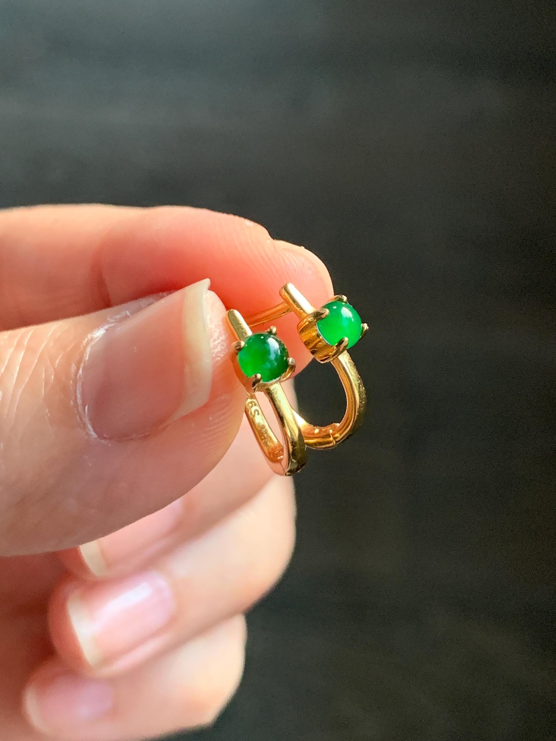 Natural Guatemalan Grade A Icy Translucent Vibrant Green Jadeite Hoop Huggie Earrings Sterling Silver Yellow Gold Overlay 天然冰危绿翡翠银镶耳包 JDEB55