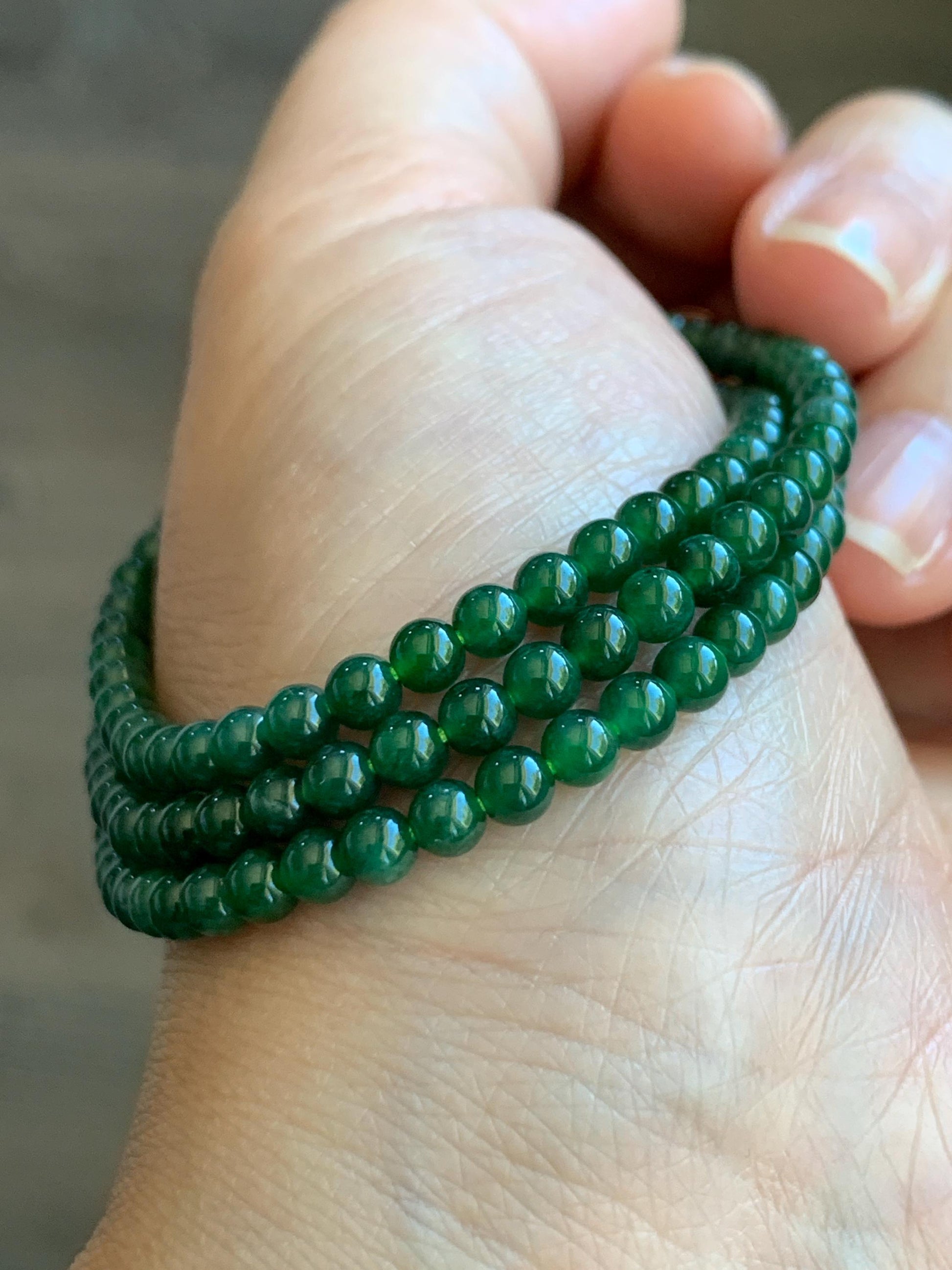 Certified Grade A Natural Guatemalan Icy Translucent Intense Green Jadeite Petite Beads Beaded Necklace 3.8mm 21” 14g 天然冰危绿翡翠小圆珠项链 1699