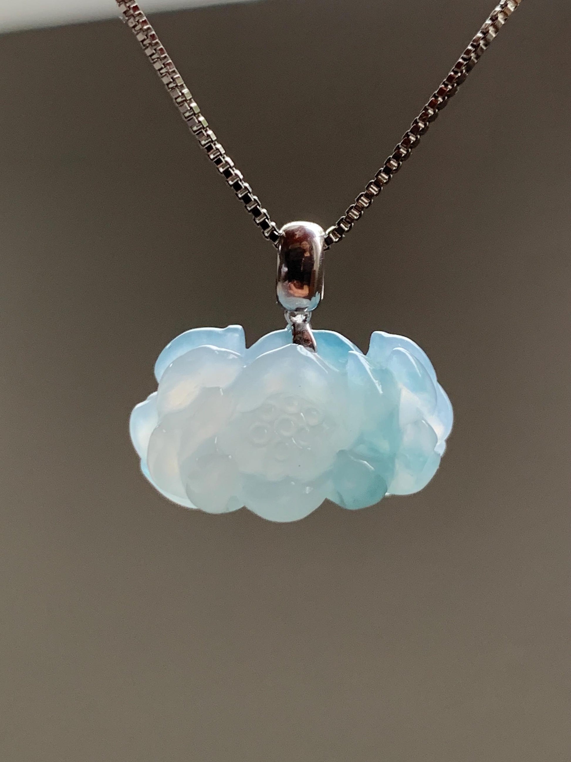 Natural Grade A Icy Translucent Gelatinous Blue Marbled Jade Jadeite Lotus Flower Pendant 18K White Gold Bail 天然冰胶飘蓝花翡翠莲花镶嵌吊坠 BLH-242