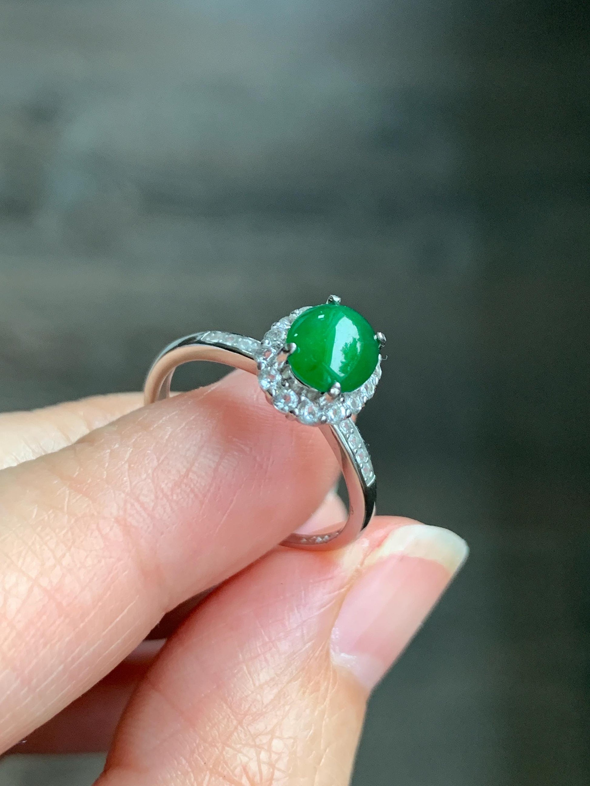 Natural Grade A Guatemalan Icy Translucent Vibrant Green Oval Cabochon Jadeite Halo Ring Sterling Silver Size Adjustable 天然冰危绿翡翠银镶戒指 WLH88T