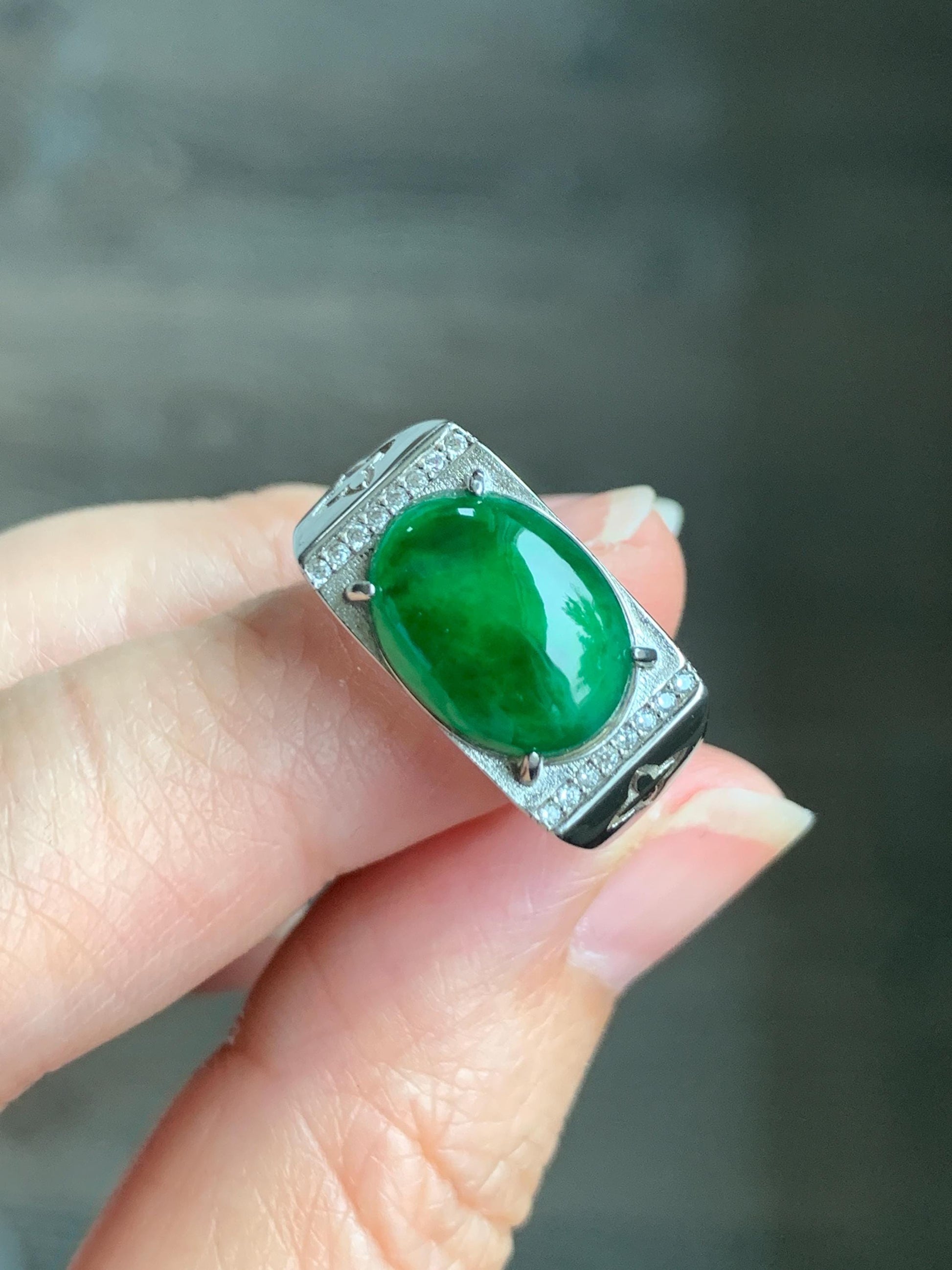Natural Grade A Icy Translucent Vibrant Green Jadeite Oval Cabochon Solitaire Ring Sterling Silver Size 8.5 Adjustable 天然冰危绿翡翠蛋面银镶戒指 WLT150