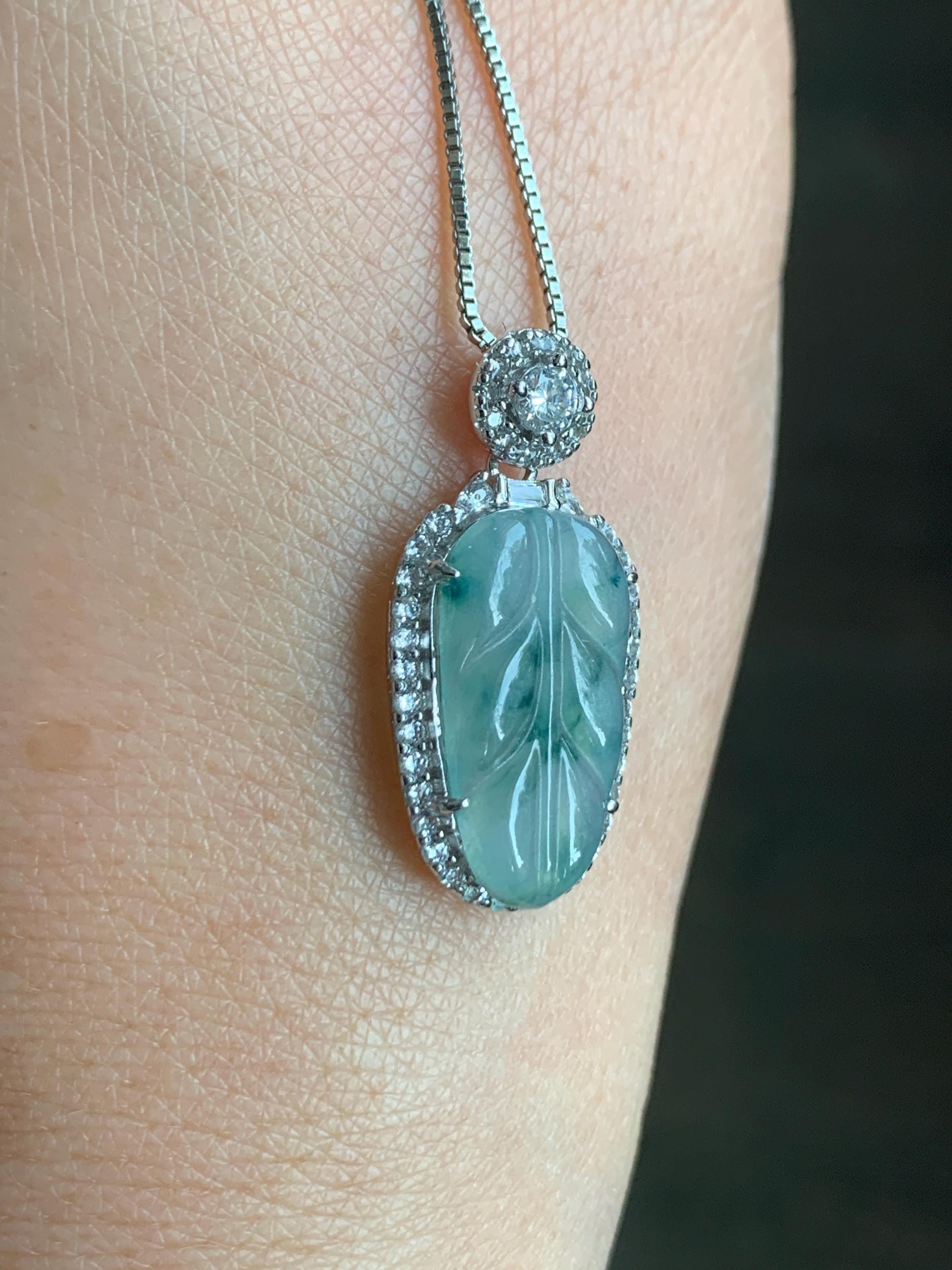 Small Natural Grade A Icy Highly Translucent Gelatinous Green Marbled Jadeite Leaf Pendant S925 Sterling Silver 天然冰胶飘绿花翡翠叶子银镶吊坠 YXR88-D