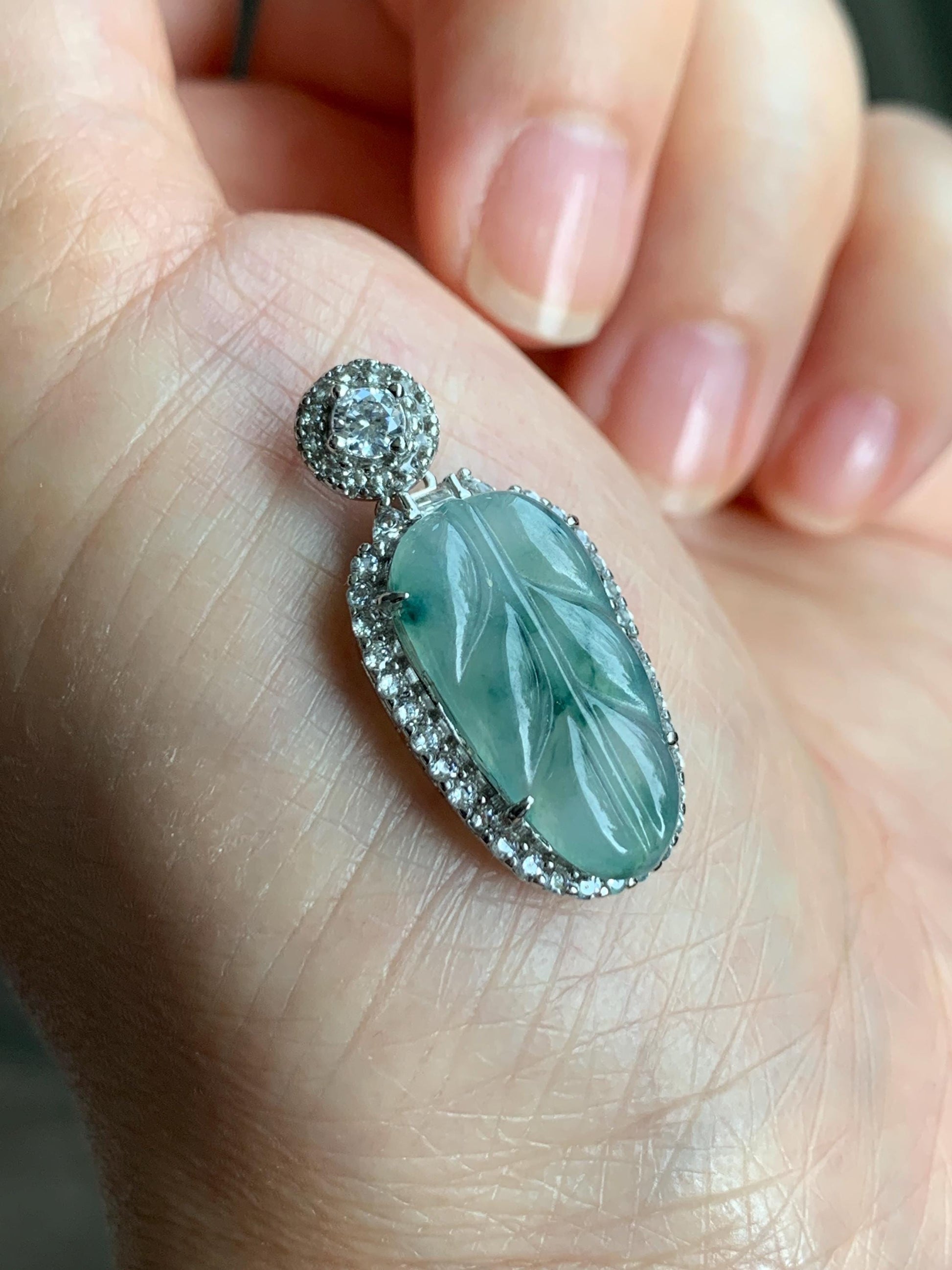 Small Natural Grade A Icy Highly Translucent Gelatinous Green Marbled Jadeite Leaf Pendant S925 Sterling Silver 天然冰胶飘绿花翡翠叶子银镶吊坠 YXR88-D
