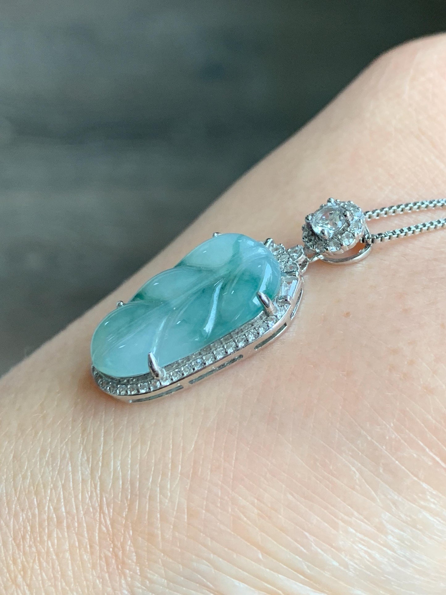 Small Natural Grade A Icy Highly Translucent Gelatinous Green Marbled Jadeite Leaf Pendant S925 Sterling Silver 天然冰胶飘绿花翡翠叶子银镶吊坠 YXR88-E