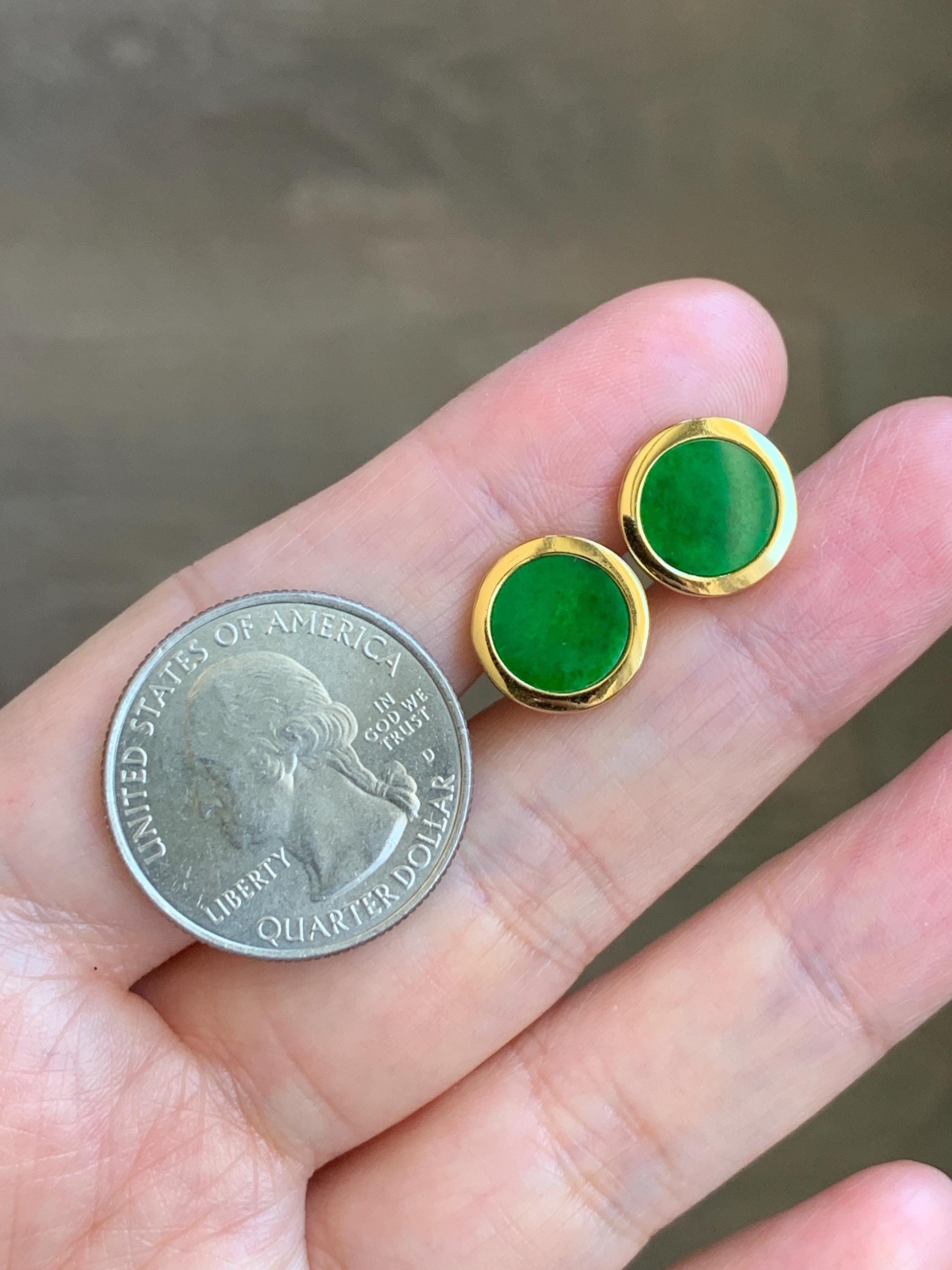 Natural Grade A Vibrant Green Jade Jadeite Coin Stud Earrings S925 Sterling Silver Yellow Gold Overlay 天然阳绿花青翡翠银镶圆耳钉 HQR-G