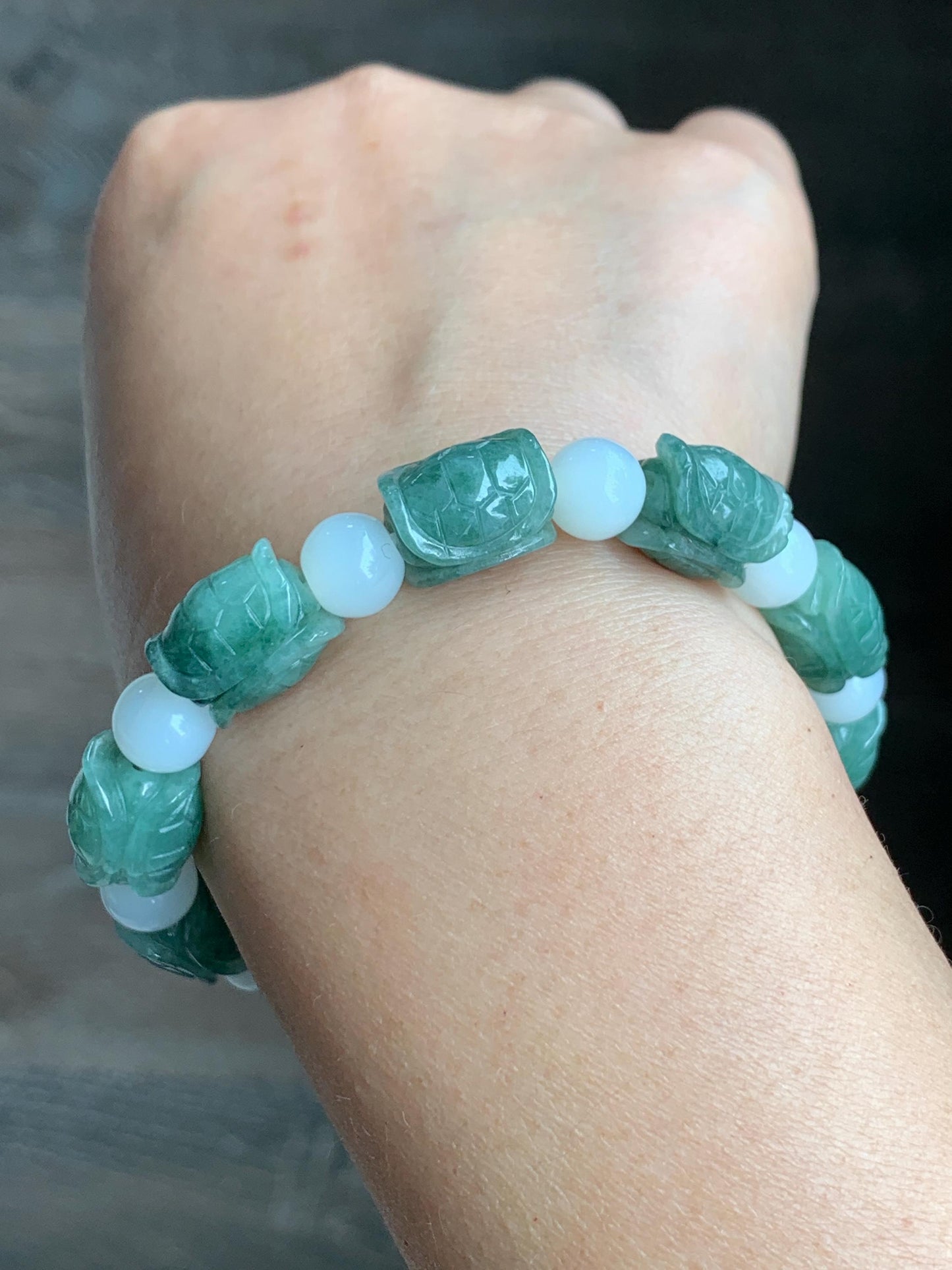 Natural Grade A Translucent Dusty Green Jade Jadeite Carved Turtle Shell Charm Beaded Bracelet 7.75” 36g Stretchy 天然糯种豆绿翡翠富甲玛瑙手串 FJL336