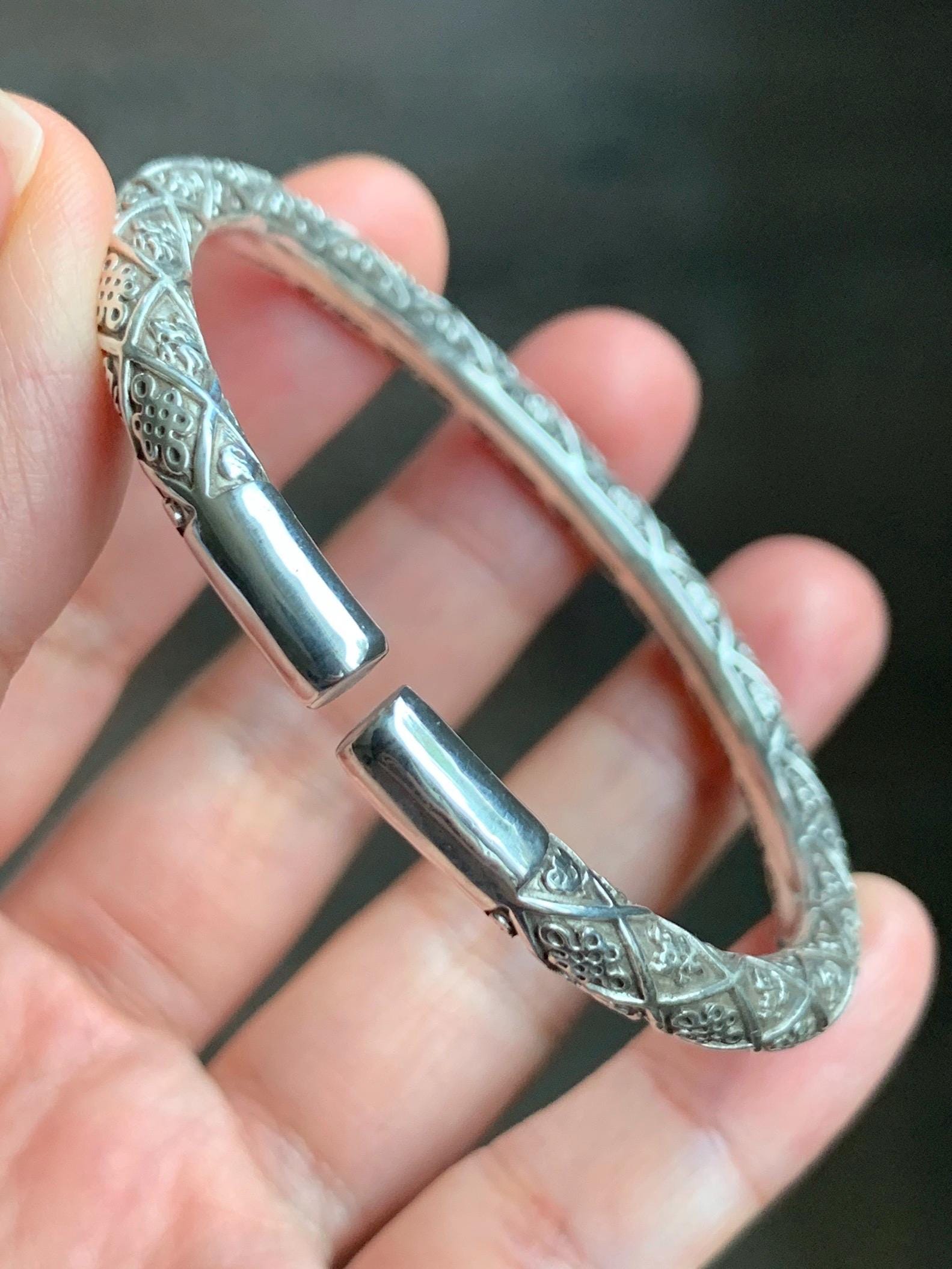 Solid 999 Sterling Silver Open Bangle Bracelet Chinese Knots & Happiness Engraving 40 grams Adjustable 纯足银999中国结福字开口手镯