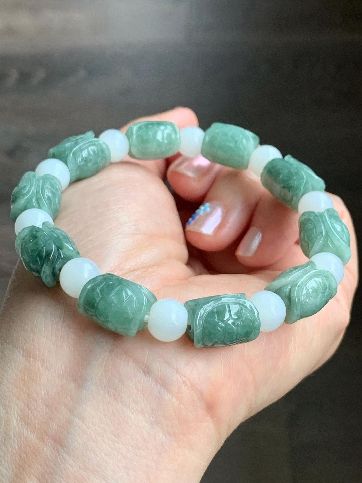 Natural Grade A Translucent Dusty Green Jade Jadeite Carved Turtle Shell Charm Beaded Bracelet 7.75” 36g Stretchy 天然糯种豆绿翡翠富甲玛瑙手串 FJL336