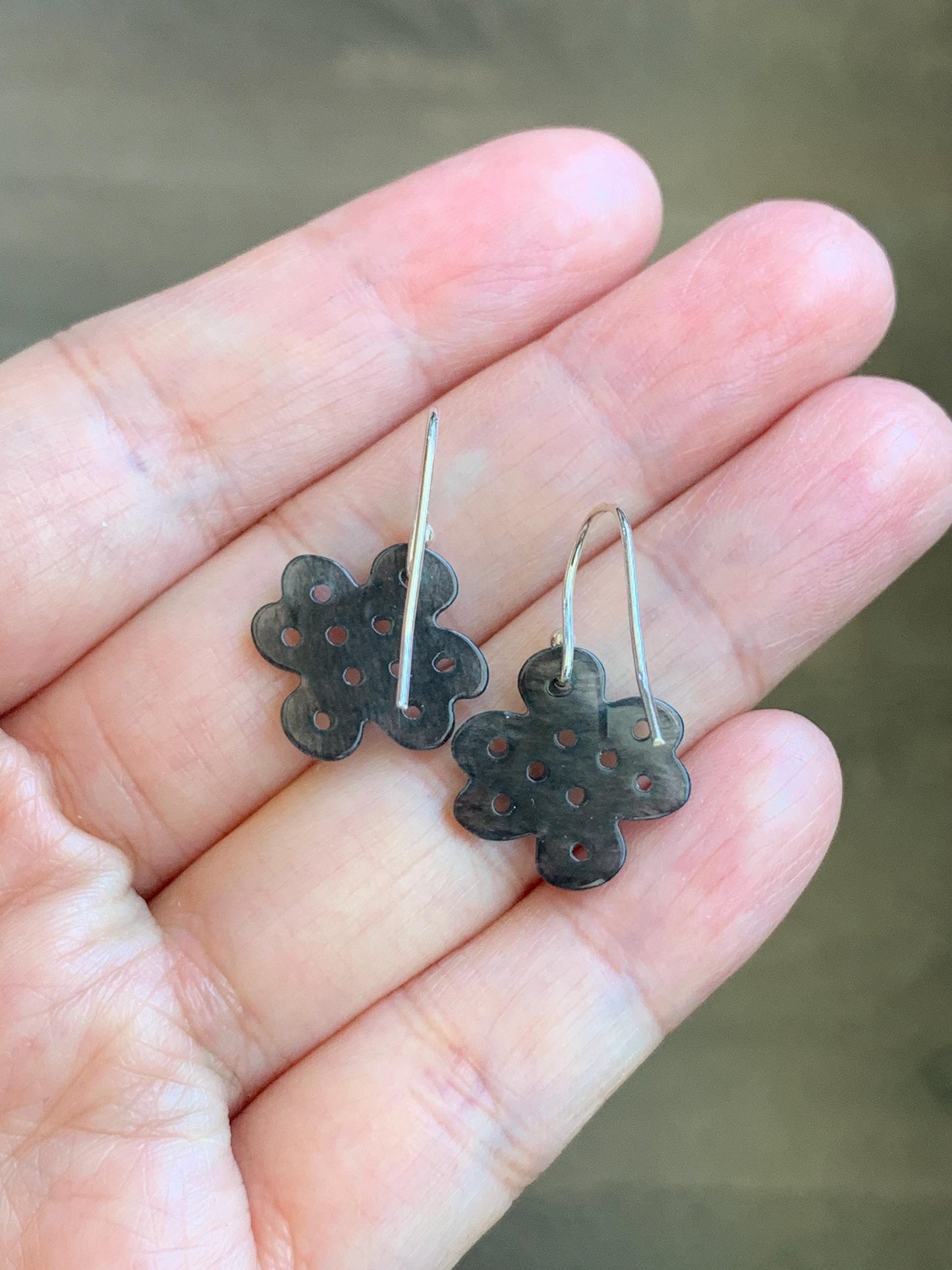 Natural Grade A Guatemalan Icy Highly Translucent Wuji Jadeite Carved Chinese Knot Dangle Earrings Sterling Silver 天然冰危乌鸡翡翠中国结银耳钩 WJJ55