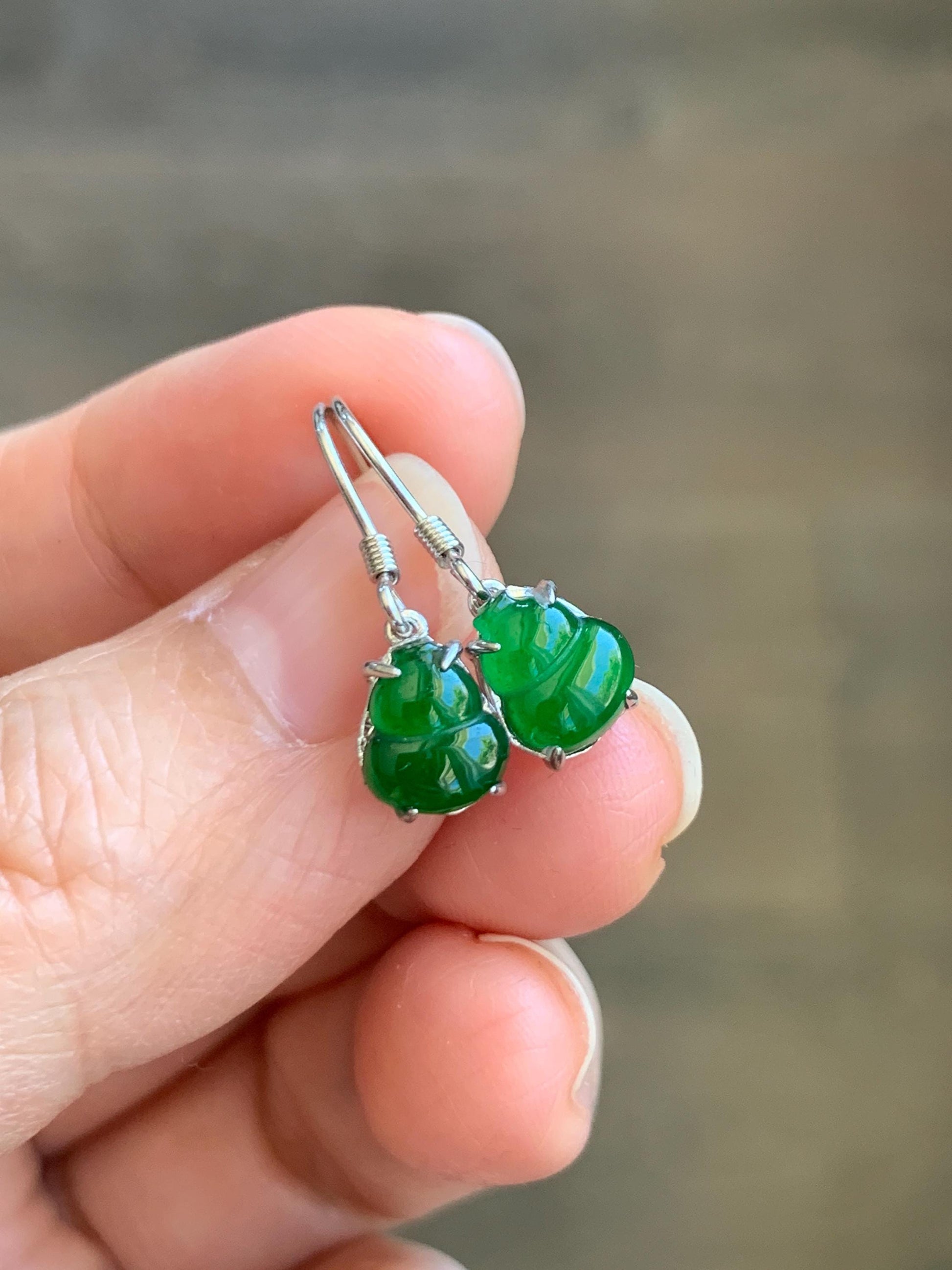 Natural Grade A Guatemalan Icy Translucent Vibrant Green Jade Jadeite Petite Hulu Gourd Dangle Earrings Sterling Silver 天然冰危绿翡翠葫芦银耳钉 WLG120