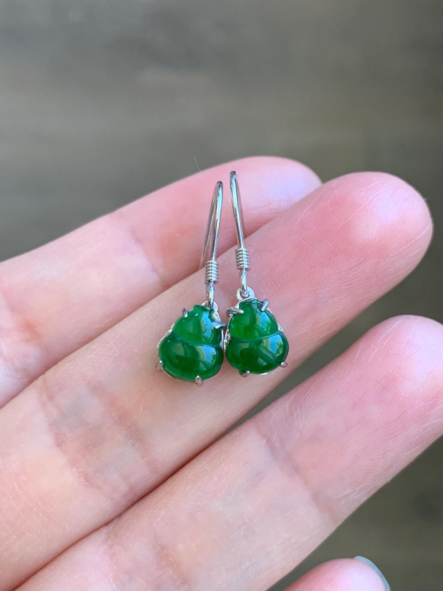 Natural Grade A Guatemalan Icy Translucent Vibrant Green Jade Jadeite Petite Hulu Gourd Dangle Earrings Sterling Silver 天然冰危绿翡翠葫芦银耳钉 WLG120