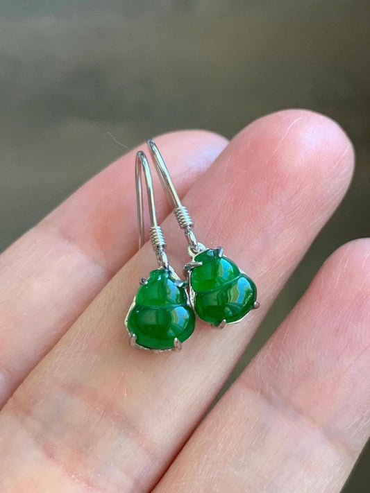 Natural Grade A Guatemalan Icy Translucent Vibrant Green Jade Jadeite Petite Hulu Gourd Dangle Earrings Sterling Silver 天然冰危绿翡翠葫芦银耳钉 WLG120