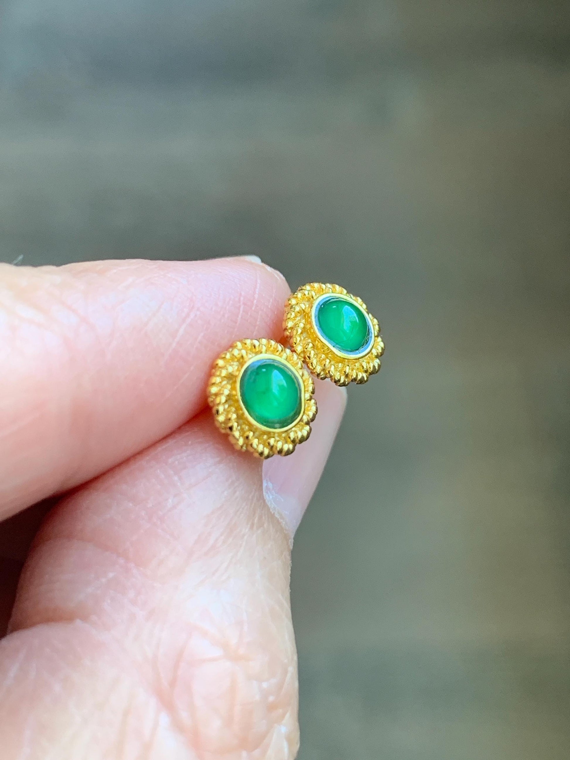 Petite Natural Grade A Guatemalan Icy Highly Translucent Vibrant Green Jade Jadeite Stud Earrings Sterling Silver YG 天然冰危绿翡翠银耳钉 XWD45
