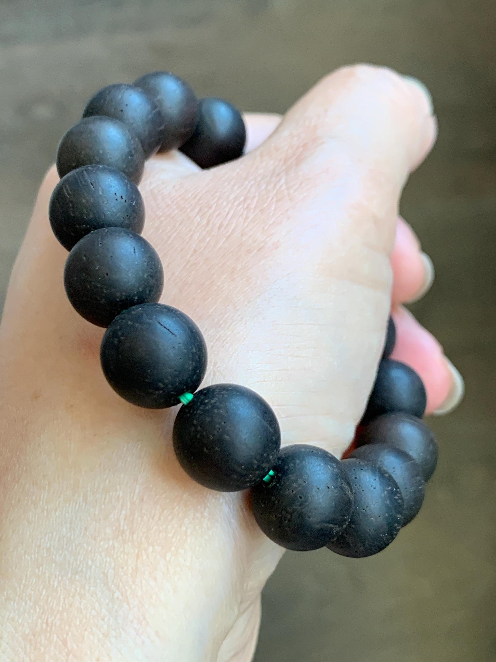 Natural Grade A Icy Green Wuji Marbled Jadeite Carved Snake Cherry Blossom Barrel Bead Beaded Bracelet 7.5" 29g 天然啦绿乌鸡翡翠蛇梅花桶珠木珠手串 LWS129