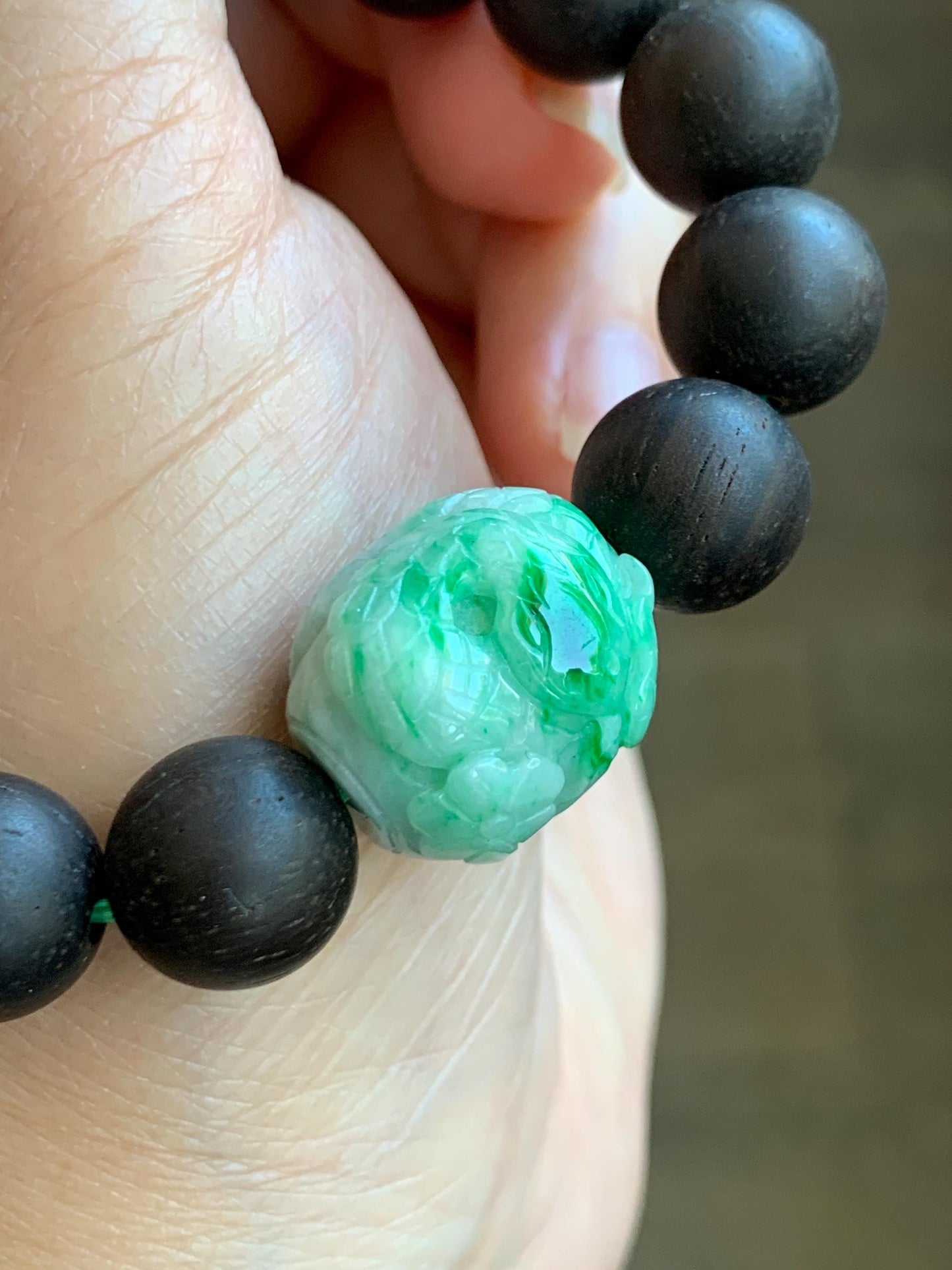 Natural Grade A Icy Green Wuji Marbled Jadeite Carved Snake Cherry Blossom Barrel Bead Beaded Bracelet 7.5" 29g 天然啦绿乌鸡翡翠蛇梅花桶珠木珠手串 LWS129