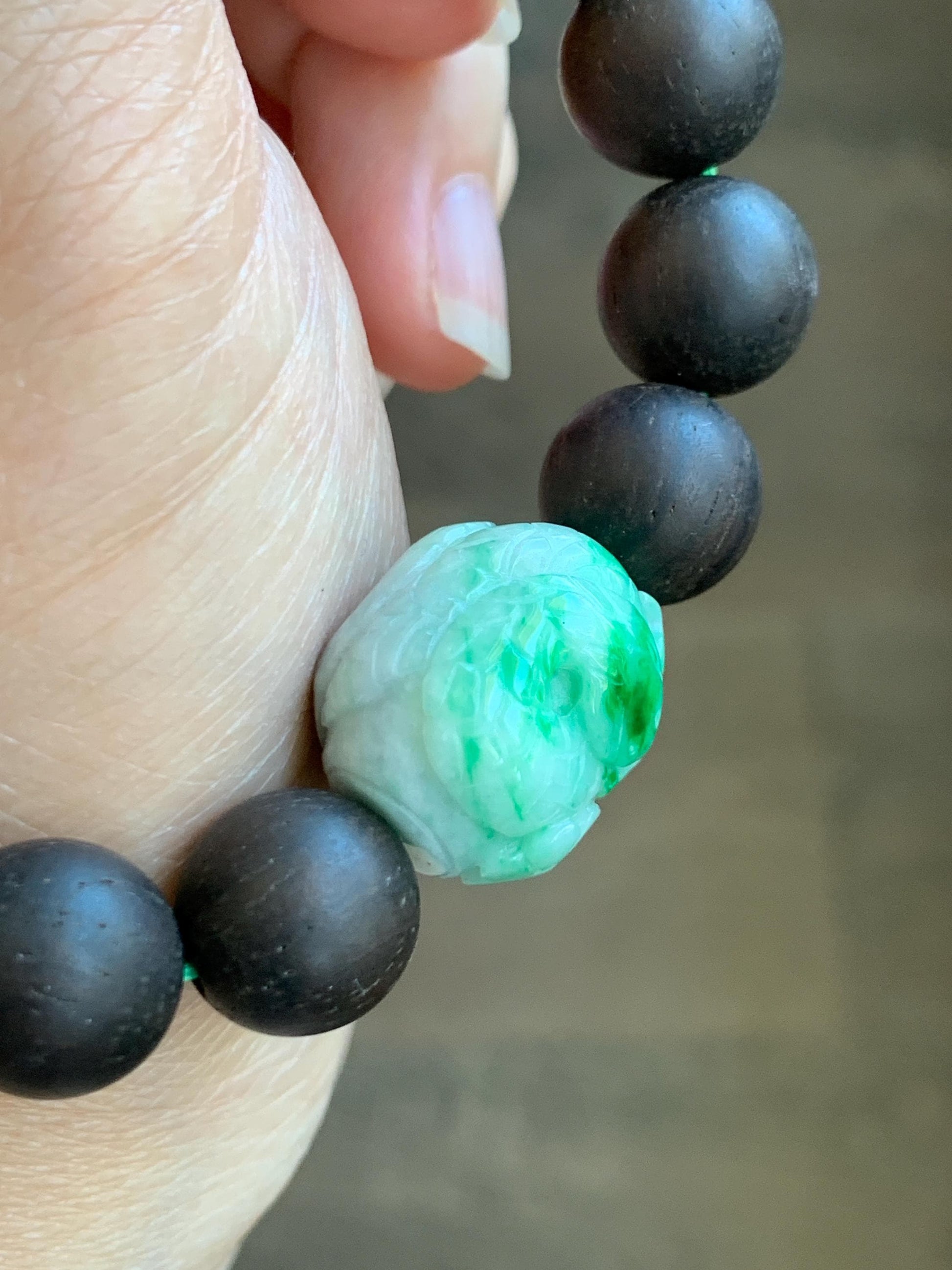 Natural Grade A Icy Green Wuji Marbled Jadeite Carved Snake Cherry Blossom Barrel Bead Beaded Bracelet 7.5" 29g 天然啦绿乌鸡翡翠蛇梅花桶珠木珠手串 LWS129