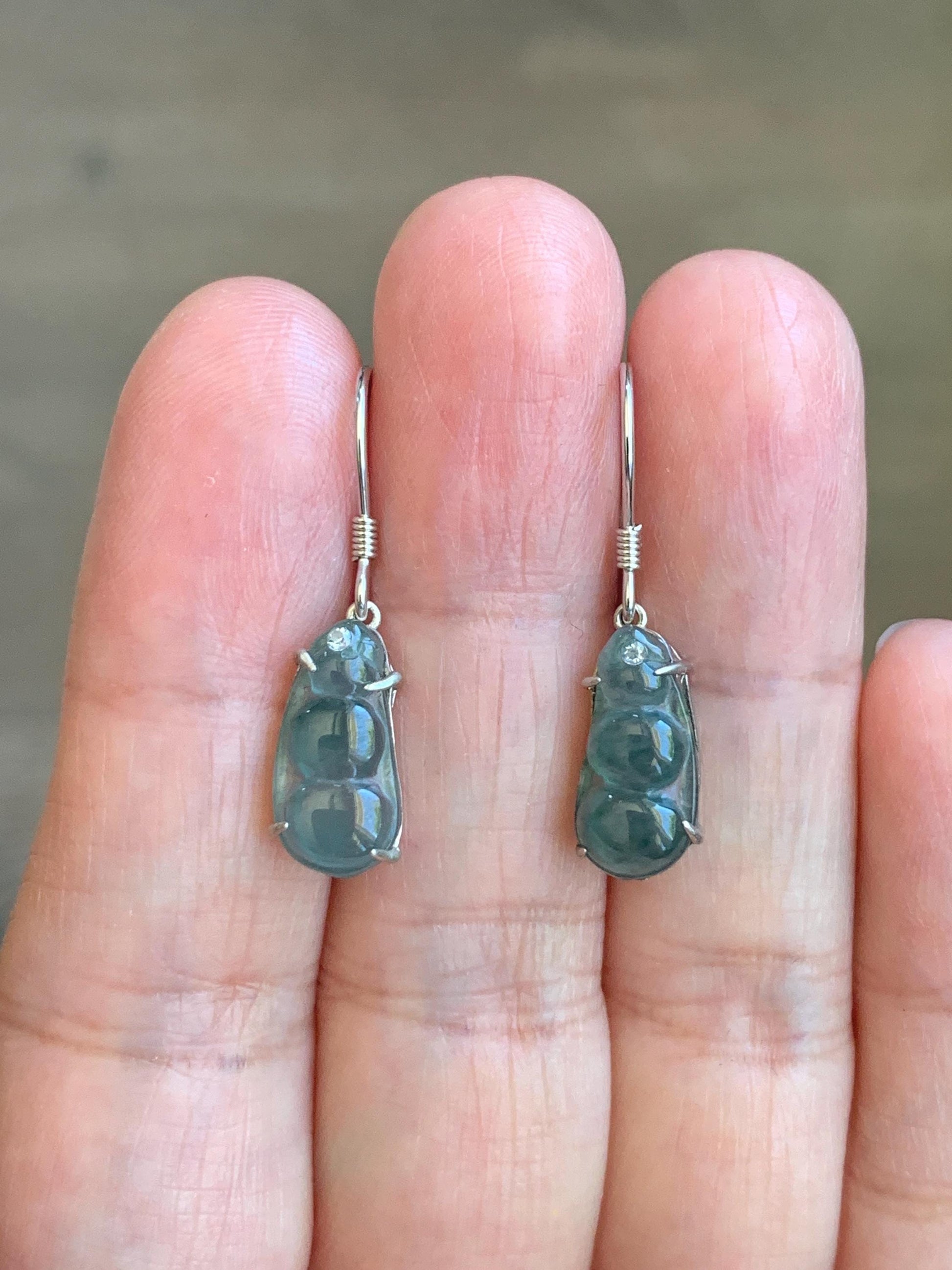 Natural Grade A Guatemalan Icy Highly Translucent Teal Blue Jadeite Petite Peapod Dangle Earrings Sterling Silver 天然冰危蓝翡翠福豆银耳钩 WXD55