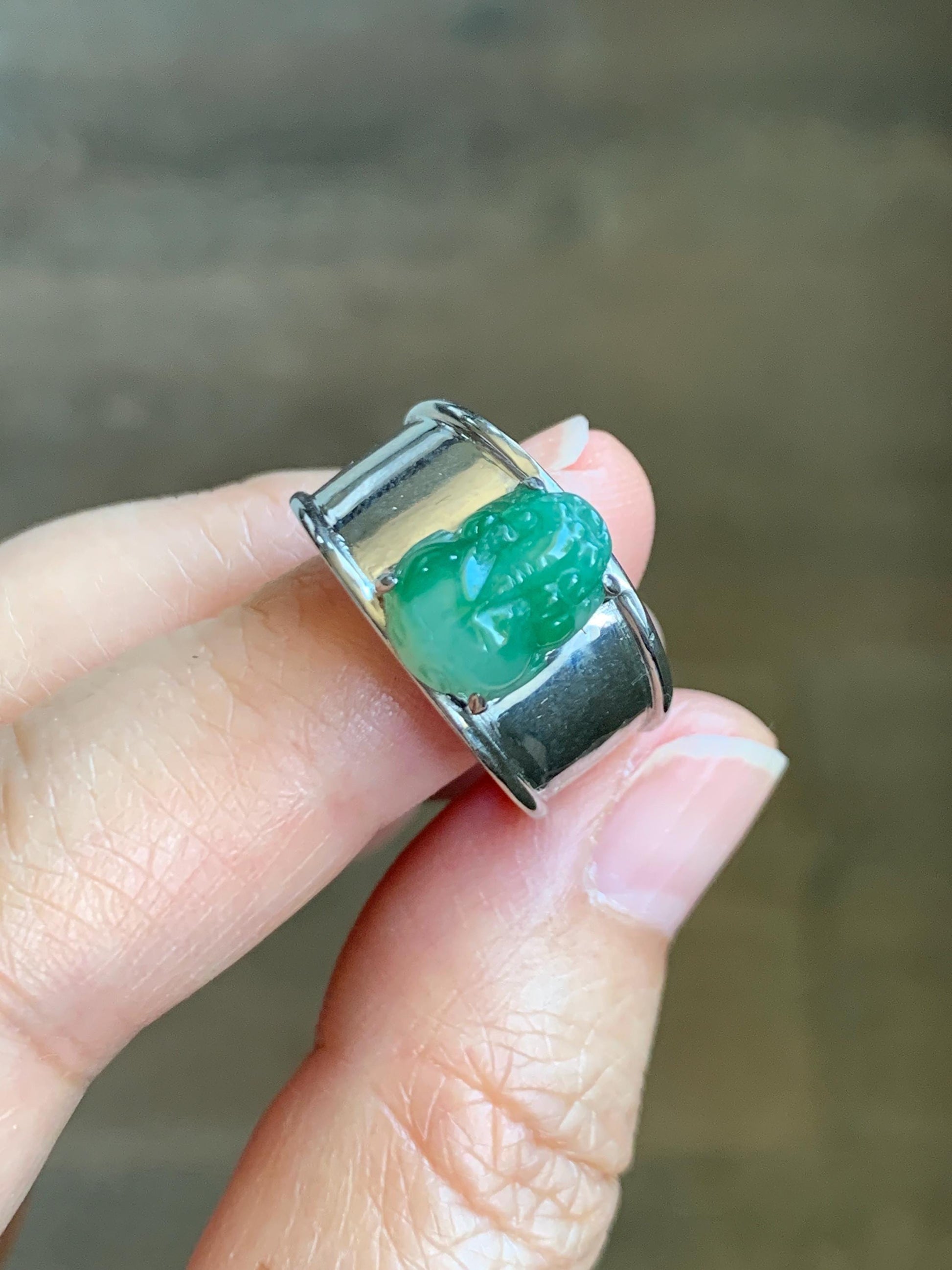 Certified Natural Grade A Icy Translucent Green Marbled Jadeite Pixiu Wide Band Ring Sterling Silver size 7.5 US 7.7g 天然冰胶飘绿花翡翠貔貅银镶宽版戒指 9448