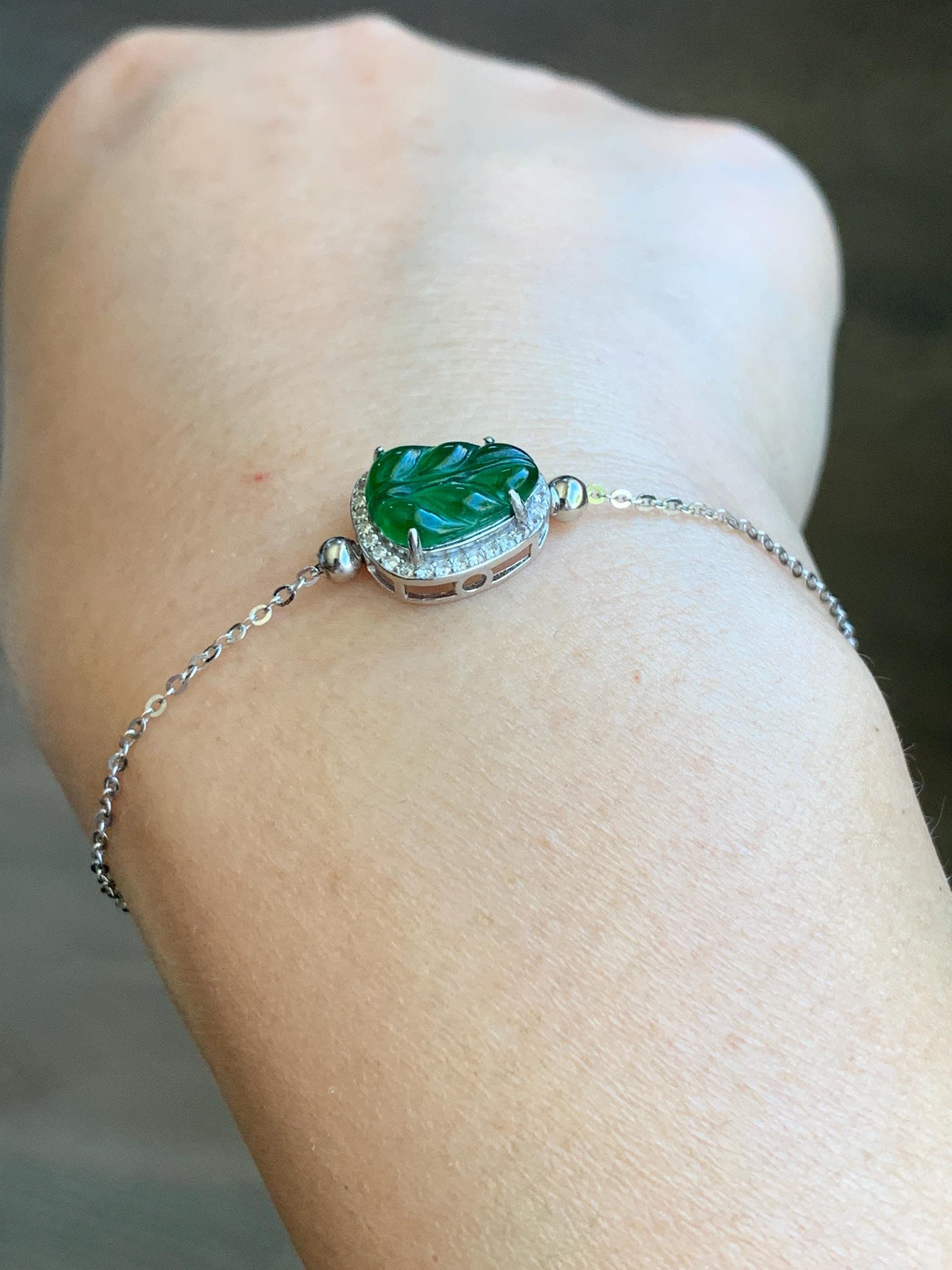 Natural Grade A Guatemalan Icy Translucent Vibrant Green Jadeite Leaf Charm Sterling Silver Chain Bracelet adjustable 天然冰危绿翡翠叶子针式银手链 LYPD