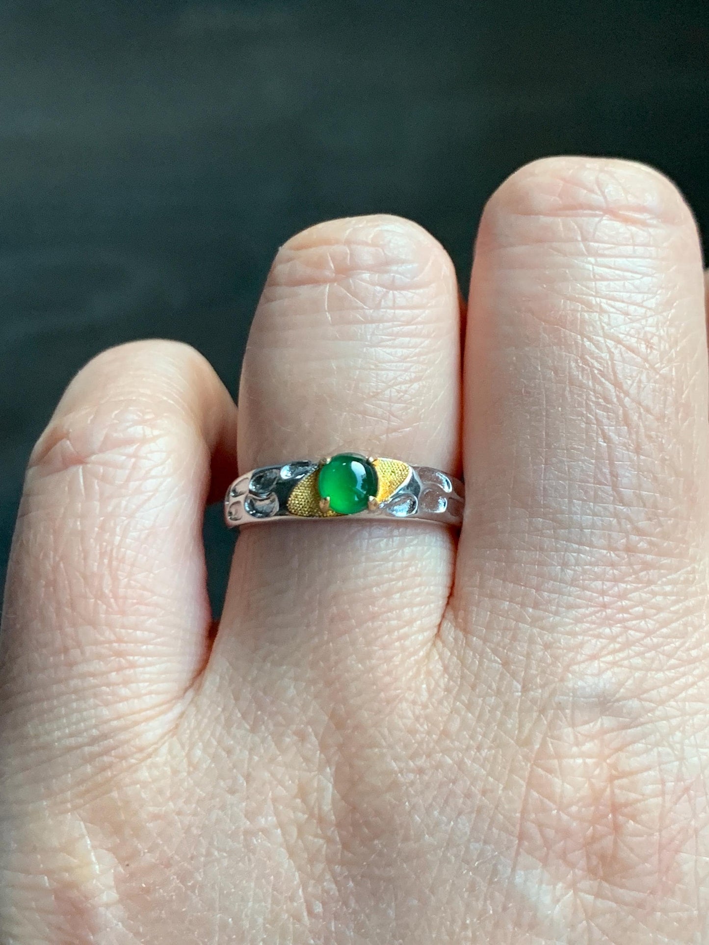 Natural Guatemalan Icy Translucent Vibrant Green Round Jadeite Band Style Ring Two-tone Sterling Silver Size 7 Adjustable 天然冰危绿翡翠银镶戒指 TTB56A