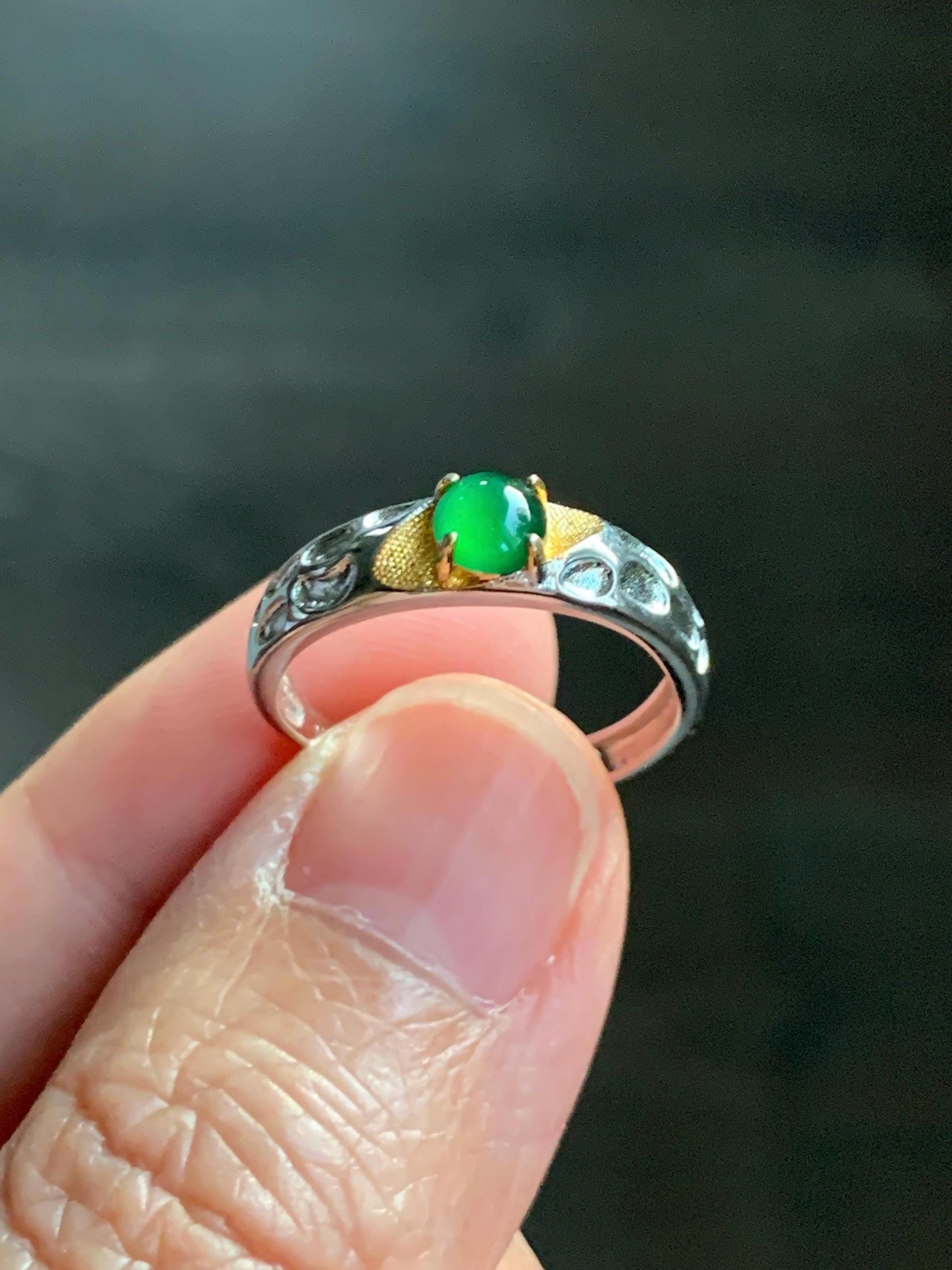 Natural Guatemalan Icy Translucent Vibrant Green Round Jadeite Band Style Ring Two-tone Sterling Silver Size 7 Adjustable 天然冰危绿翡翠银镶戒指 TTB56A