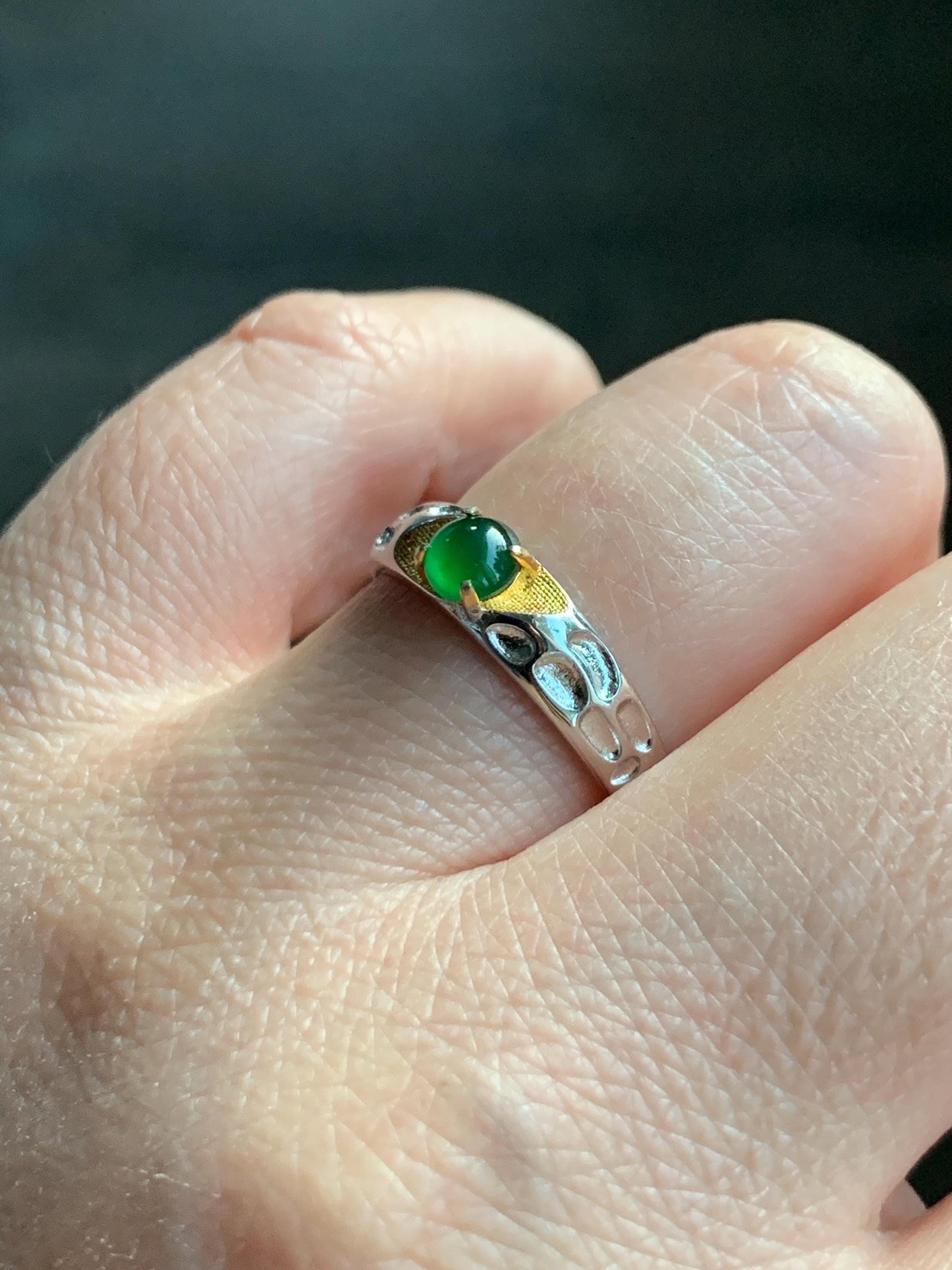 Natural Guatemalan Icy Translucent Vibrant Green Round Jadeite Band Style Ring Two-tone Sterling Silver Size 7 Adjustable 天然冰危绿翡翠银镶戒指 TTB56B