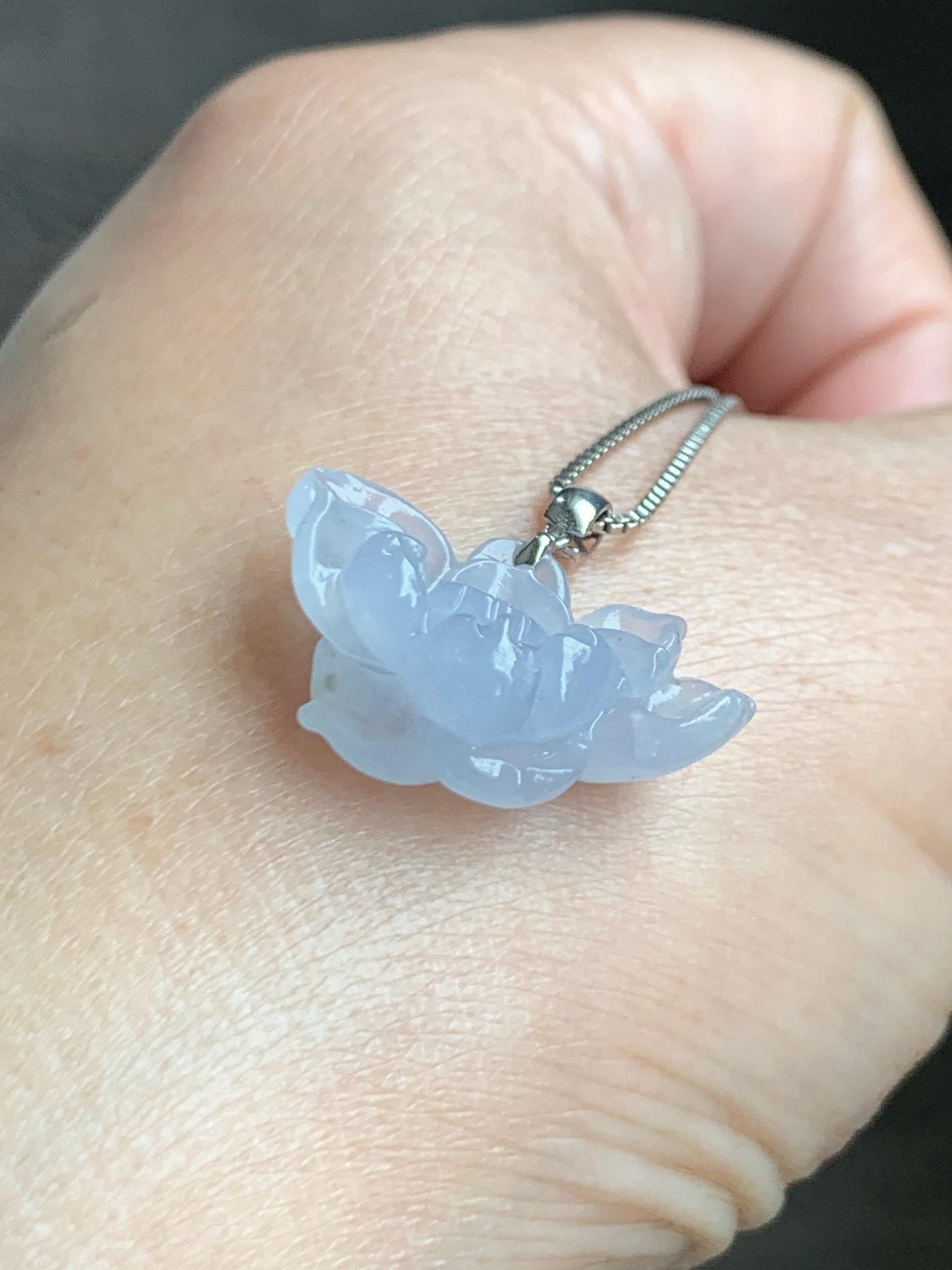 Natural Grade A Icy Highly Translucent Gelatinous Pastel Purple Jade Jadeite Lotus Flower Pendant 18K White Gold 3g 天然冰胶淡紫翡翠荷花镶嵌吊坠 MBZ385