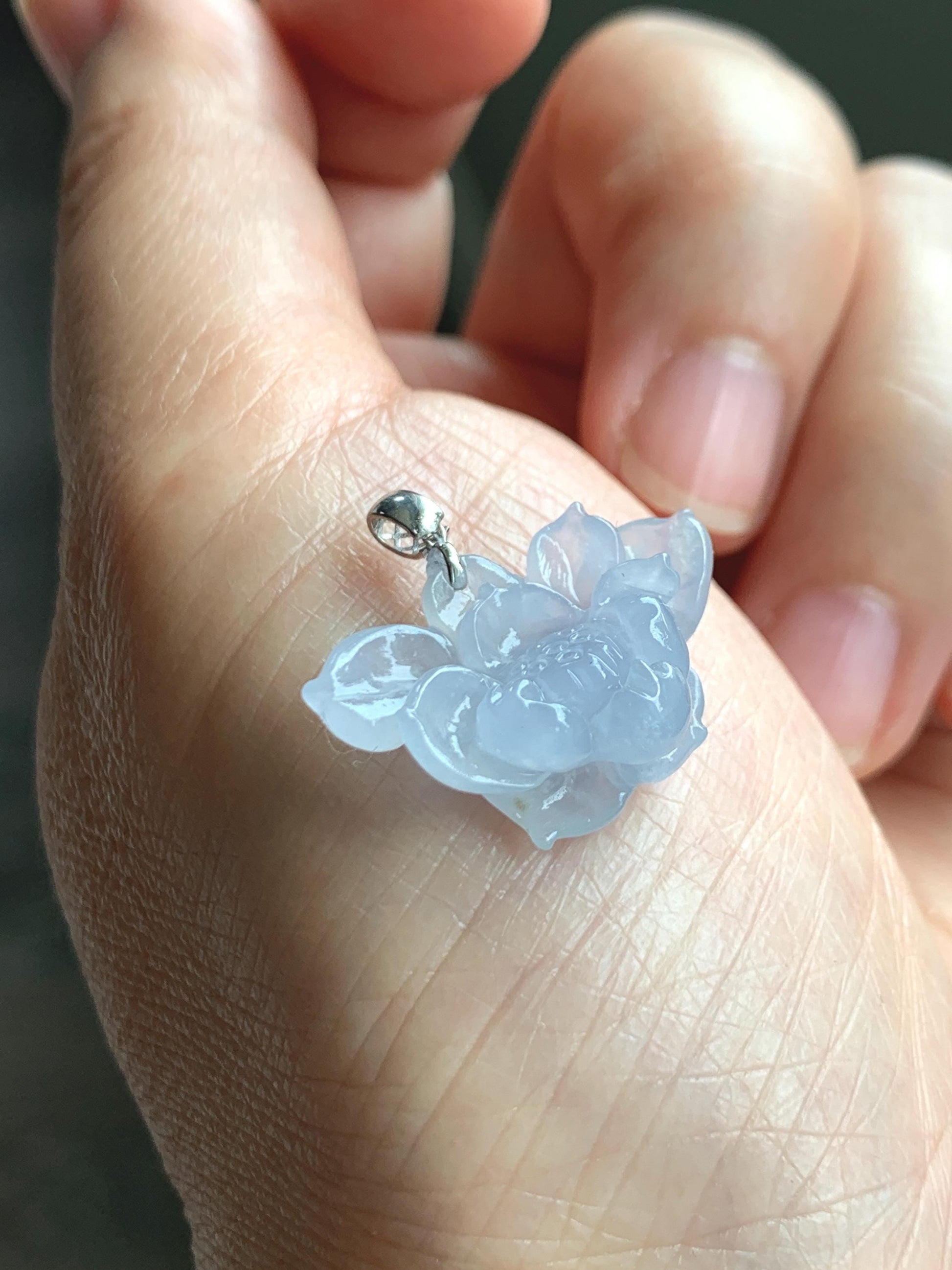 Natural Grade A Icy Highly Translucent Gelatinous Pastel Purple Jade Jadeite Lotus Flower Pendant 18K White Gold 3g 天然冰胶淡紫翡翠荷花镶嵌吊坠 MBZ385