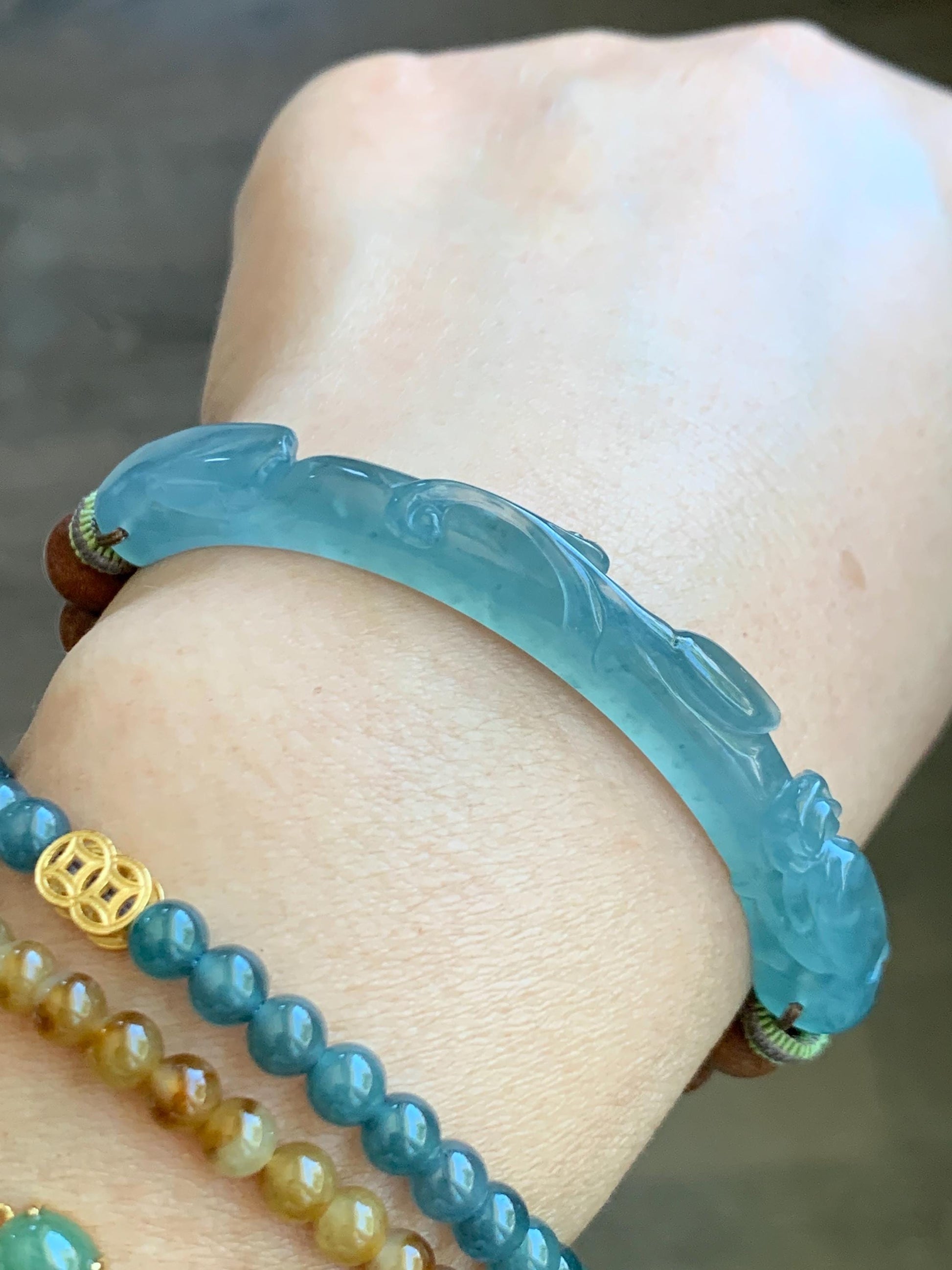 Natural Grade A Guatemalan Icy Highly Translucent Bright Blue Jadeite Dragon Hook Cuff Wood Beads Beaded Bracelet 6.75" 天然高冰危龙钩手牌木珠手串 GWL250