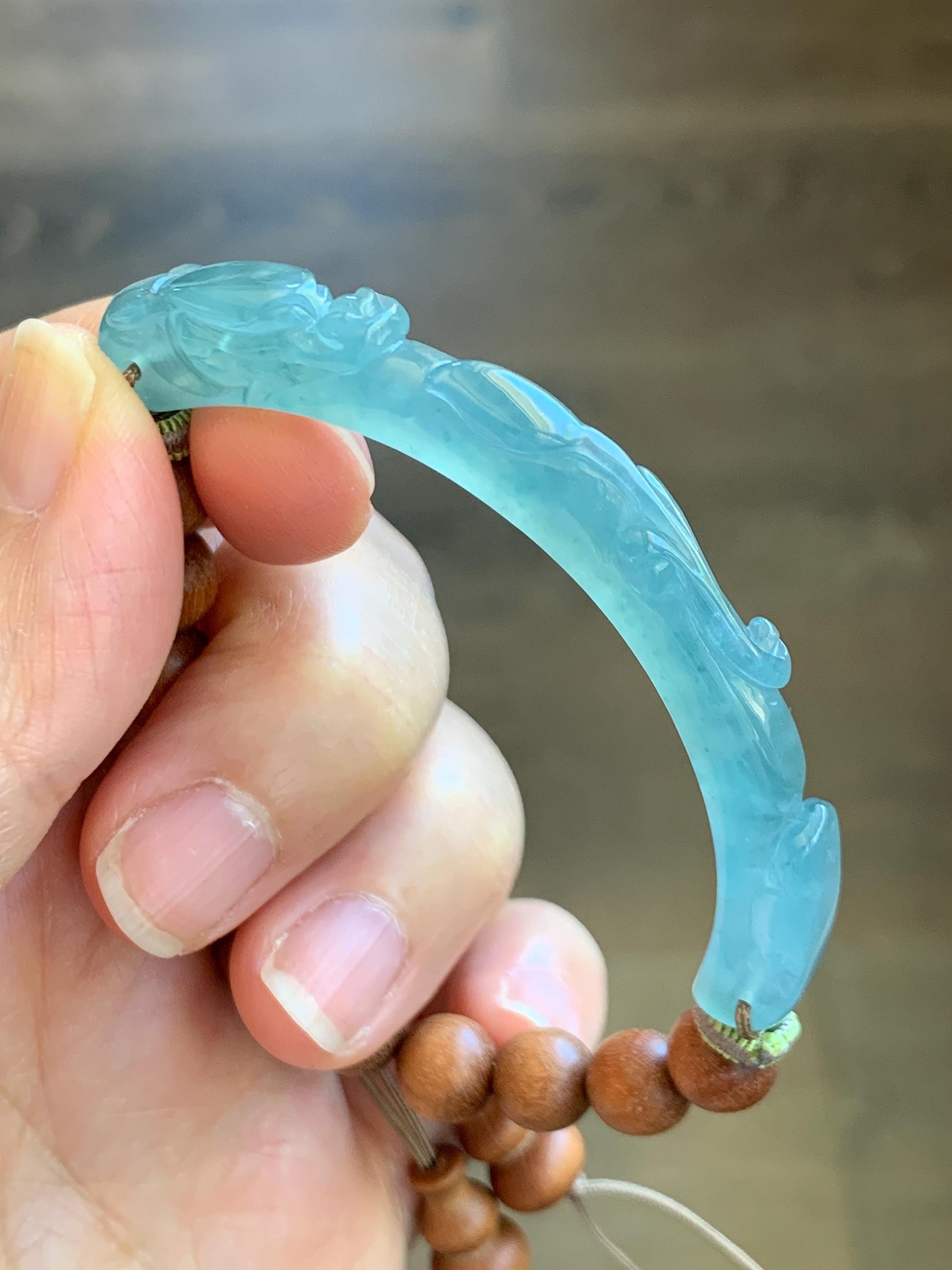 Natural Grade A Guatemalan Icy Highly Translucent Bright Blue Jadeite Dragon Hook Cuff Wood Beads Beaded Bracelet 6.75" 天然高冰危龙钩手牌木珠手串 GWL250