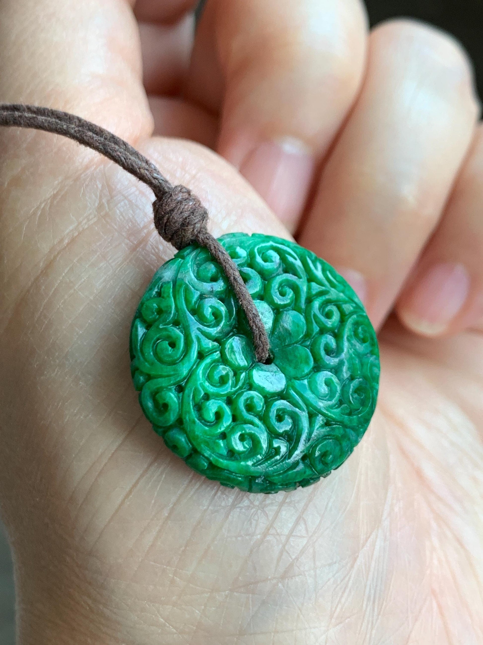 Certified Natural Grade A Icy Vibrant Hot Green Jade Jadeite Engraved Donut Ping An Kou Pendant Rope Necklace 8.61g 天然辣绿花青翡翠仿古雕平安扣吊坠 3904