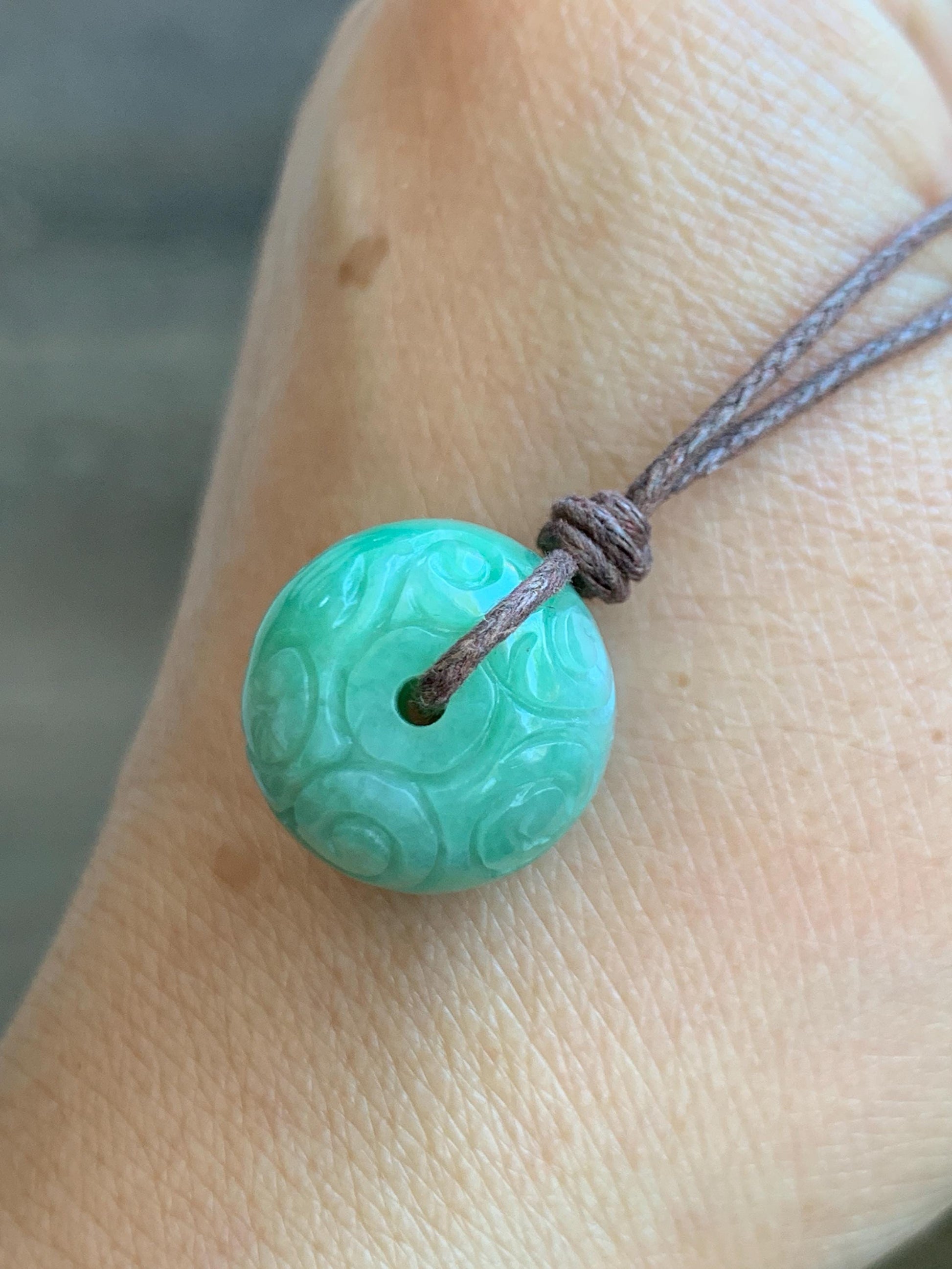 Natural Grade A Icy Translucent Green Jade Jadeite Engraved Apple Bead Pendant Adjustable Rope Necklace 25” 8g 天然冰绿翡翠雕花苹果珠吊坠项链 MLPG66