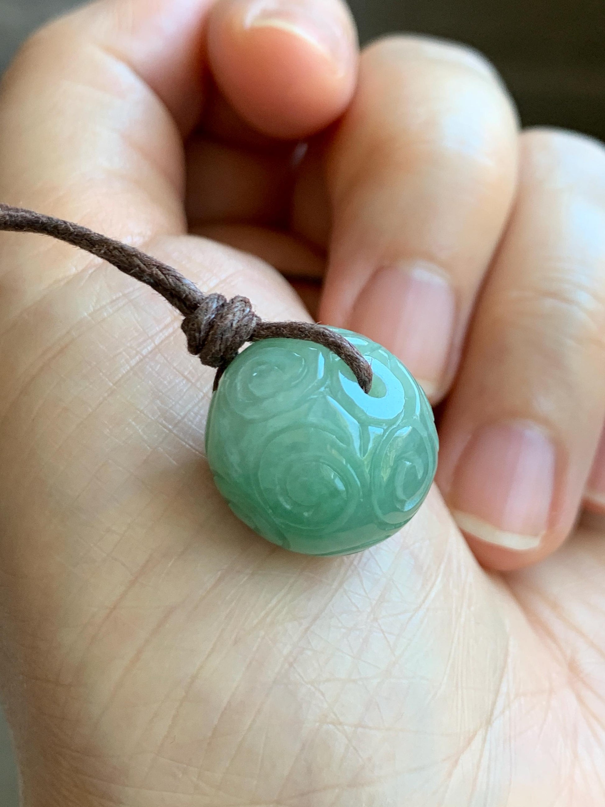 Natural Grade A Icy Translucent Green Jade Jadeite Engraved Apple Bead Pendant Adjustable Rope Necklace 25” 8g 天然冰绿翡翠雕花苹果珠吊坠项链 MLPG66