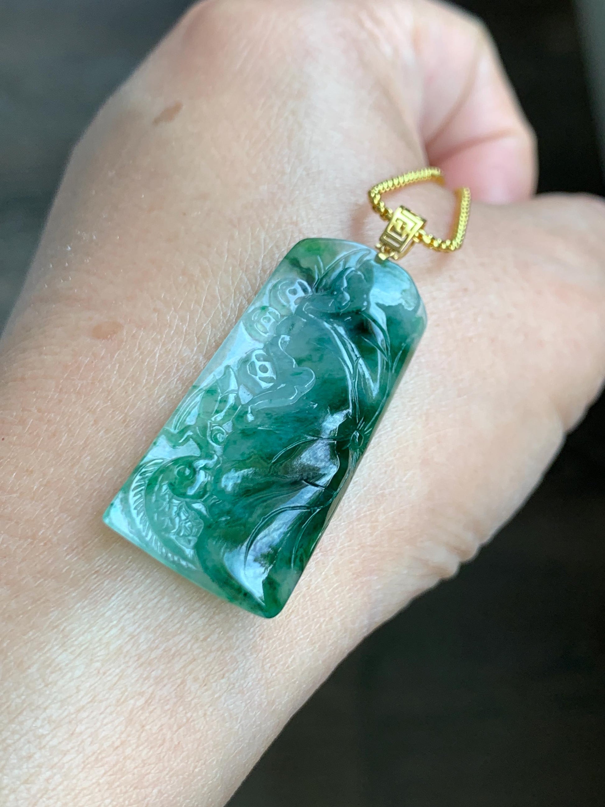 Natural Grade A Icy Highly Translucent Gelatinous Green Marbled Jadeite Koi Fish & Lily Pad Pendant 18K Yellow Gold 天然冰胶飘绿花翡翠荷叶鱼镶嵌吊坠 PLHY330