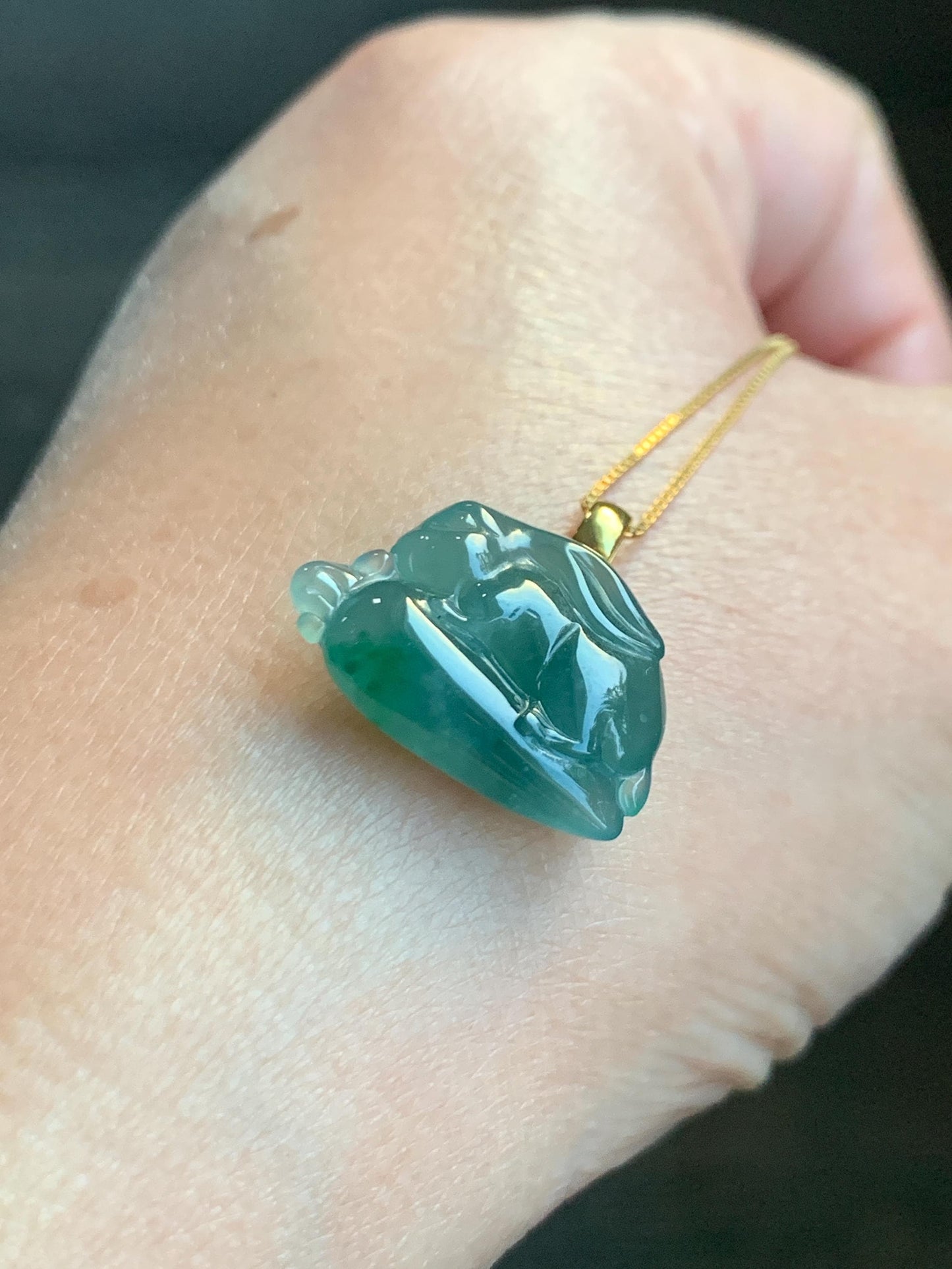 Natural Grade A Guatemalan Icy Translucent Teal Green Marbled Jade Jadeite Rabbit Carrot Pendant 18K Yellow Gold 天然冰危蓝绿翡翠小兔胡萝卜吊坠 XTLP150
