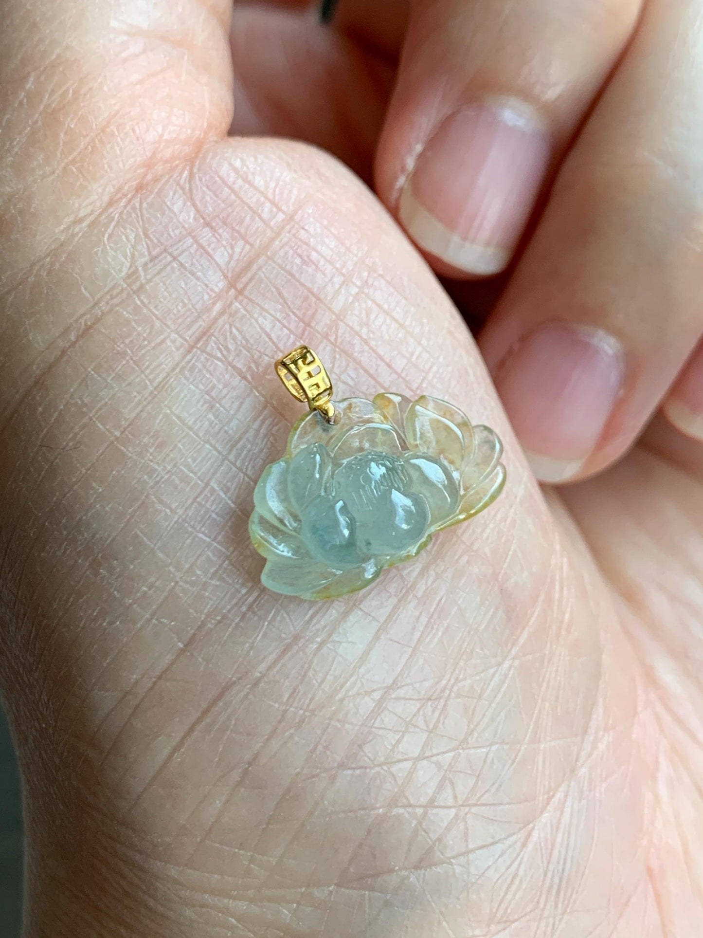 Grade A Natural Icy Highly Translucent Beige Yellow Marbled Jadeite Lotus Flower Petite Pendant 18K Yellow Gold 天然冰糖黄翡翠迷你莲花镶嵌吊坠 XML250A