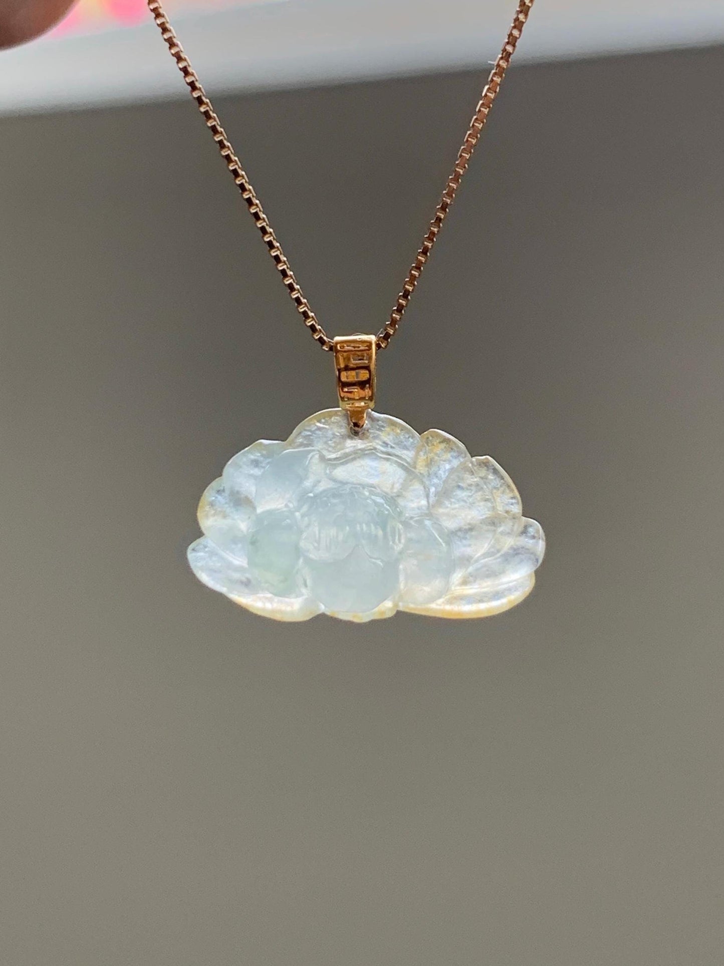 Grade A Natural Icy Highly Translucent Beige Yellow Marbled Jadeite Lotus Flower Petite Pendant 18K Yellow Gold 天然冰糖黄翡翠迷你莲花镶嵌吊坠 XML250A