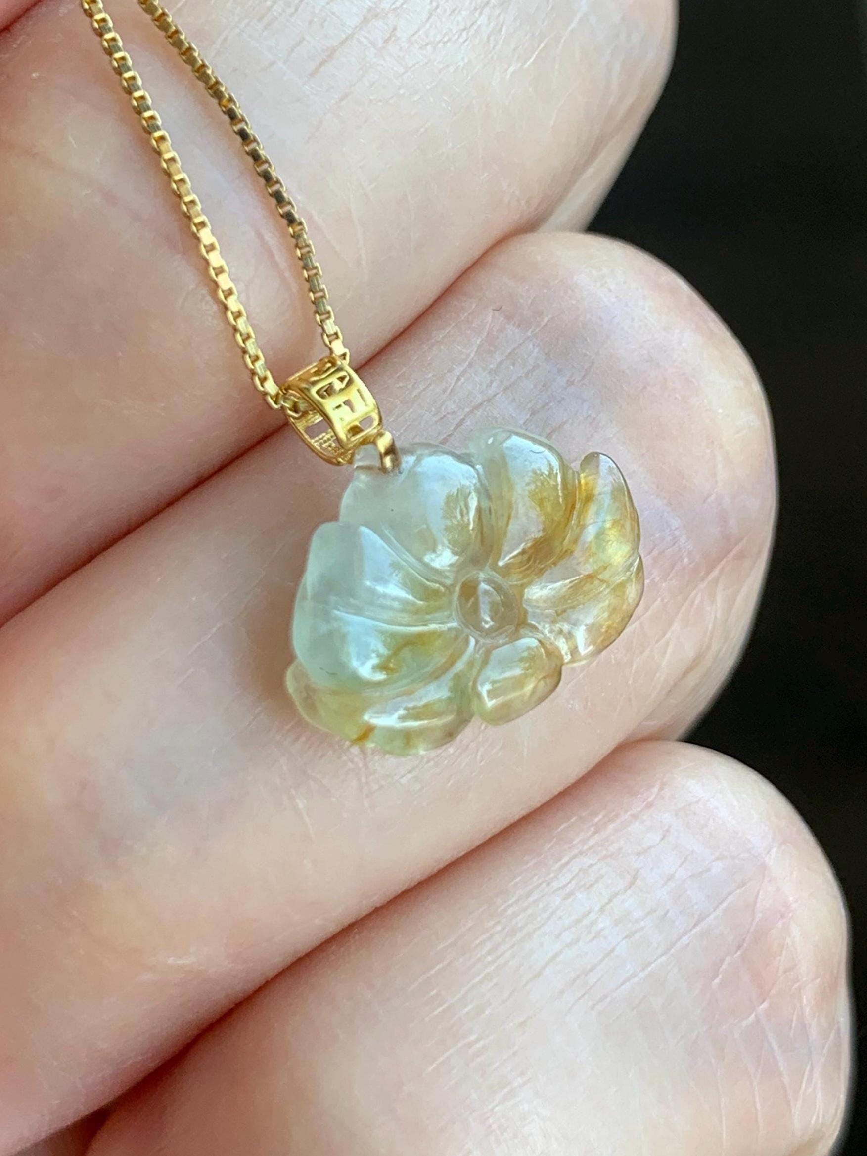 Grade A Natural Icy Highly Translucent Beige Yellow Marbled Jadeite Lotus Flower Petite Pendant 18K Yellow Gold 天然冰糖黄翡翠迷你莲花镶嵌吊坠 XML250B