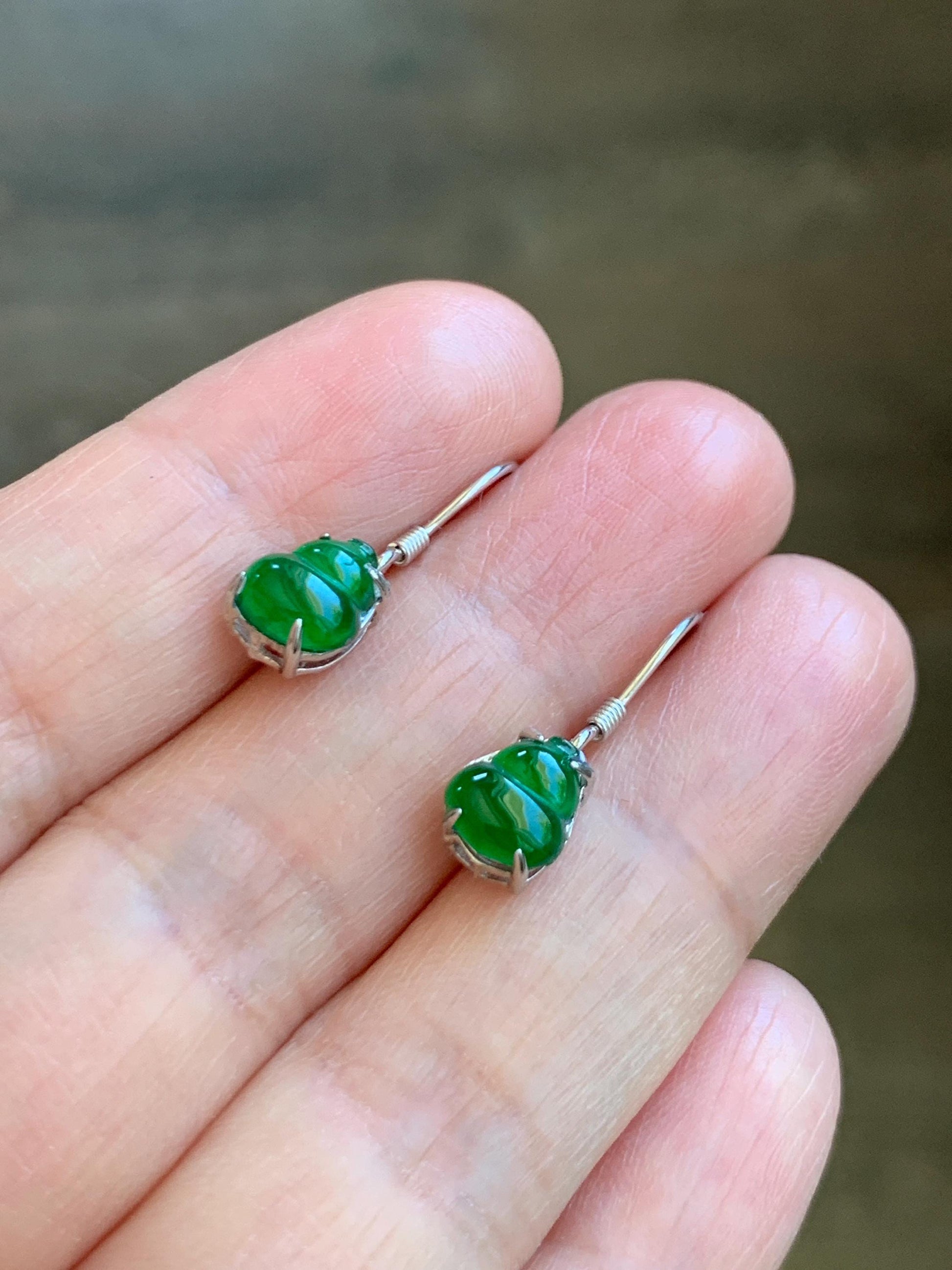 Natural Grade A Guatemalan Icy Translucent Vibrant Green Jade Jadeite Petite Hulu Gourd Dangle Earrings Sterling Silver 天然冰危绿翡翠葫芦银耳钉 WLG120