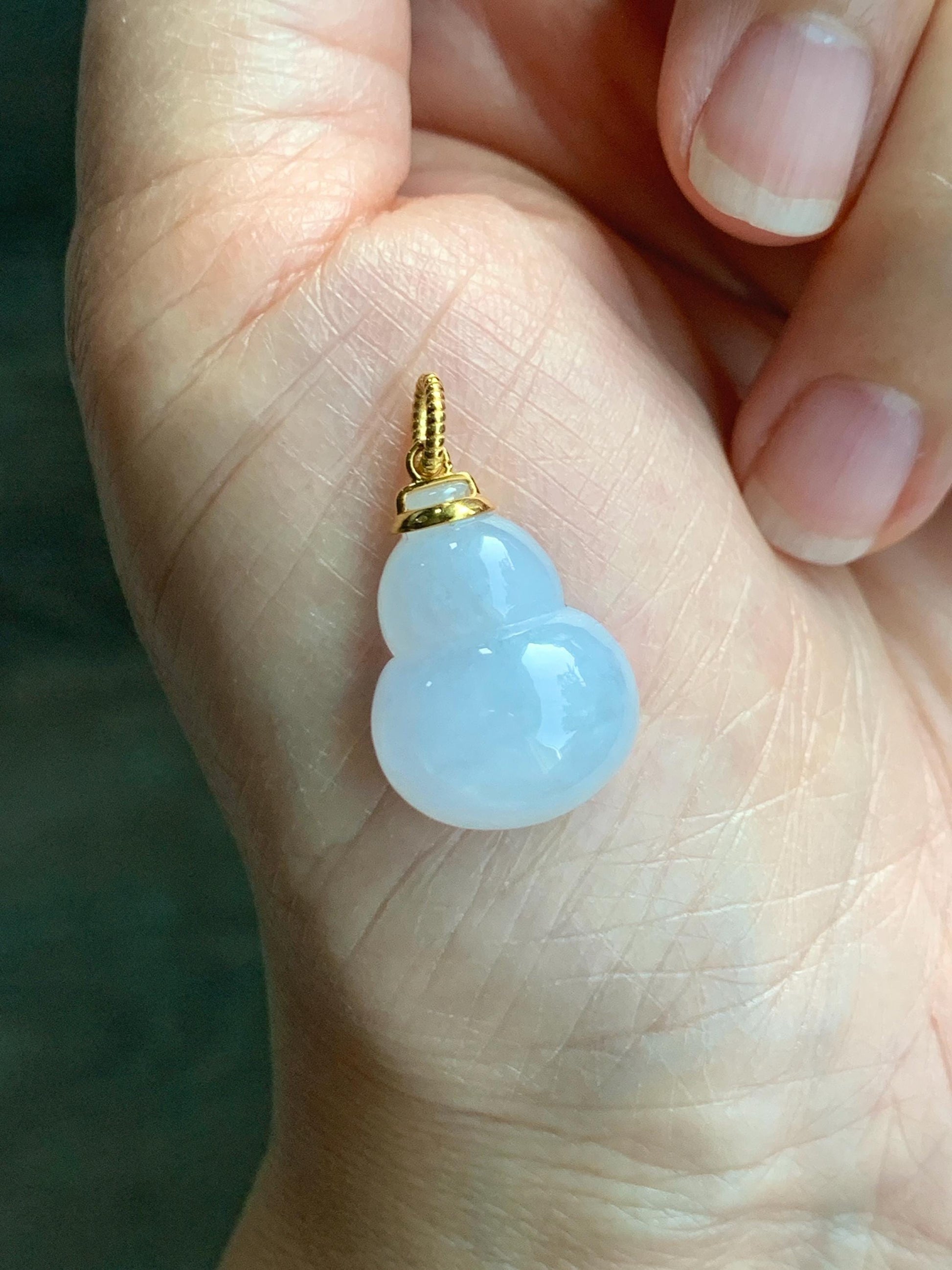 Certified Natural Grade A Icy Translucent Gelatinous Pastel Purple Jadeite Large Gourd Hulu Pendant 14K Yellow Gold 天然老种冰淡紫翡翠葫芦镶嵌吊坠 9452