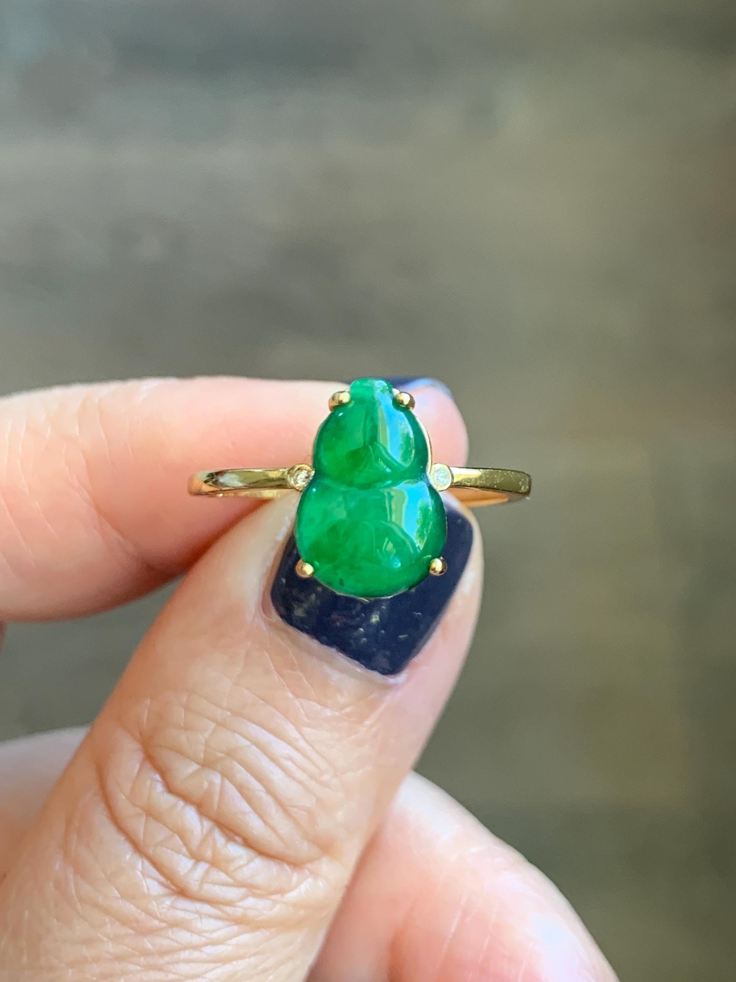 Natural Guatemalan Icy Translucent Vibrant Green Jadeite Gourd Hulu Solitaire Ring Sterling Silver Size 7 Adjustable 天然冰危绿翡翠葫芦蛋面银镶戒指 WHJ88