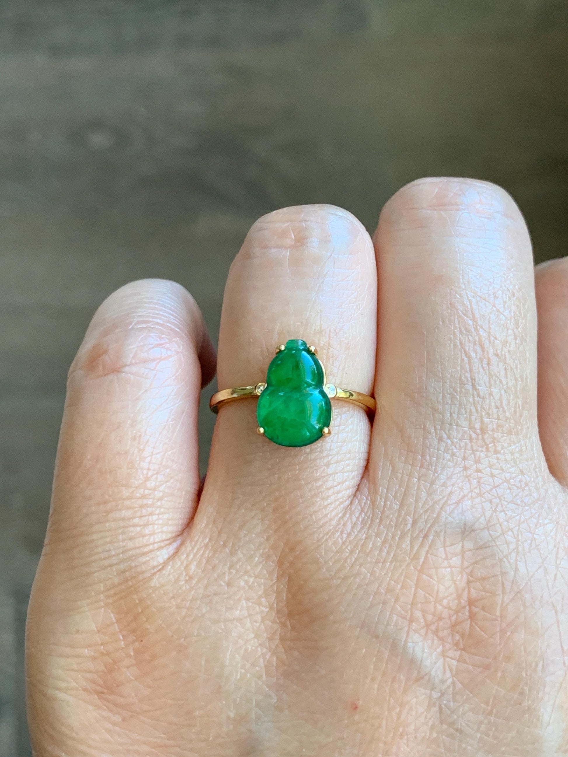 Natural Guatemalan Icy Translucent Vibrant Green Jadeite Gourd Hulu Solitaire Ring Sterling Silver Size 7 Adjustable 天然冰危绿翡翠葫芦蛋面银镶戒指 WHJ88