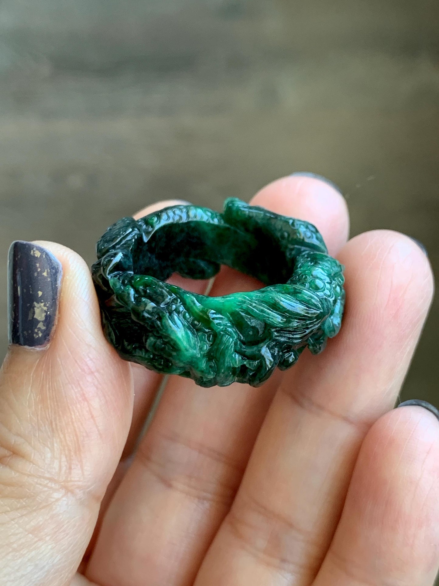 Natural Grade A Semi Translucent Green Wuji Marbled Jade Jadeite Carved Dragon Band Ring size 9.5 US 12g 天然乌鸡绿翡翠盘龙戒圈戒指扳指 LWJ165