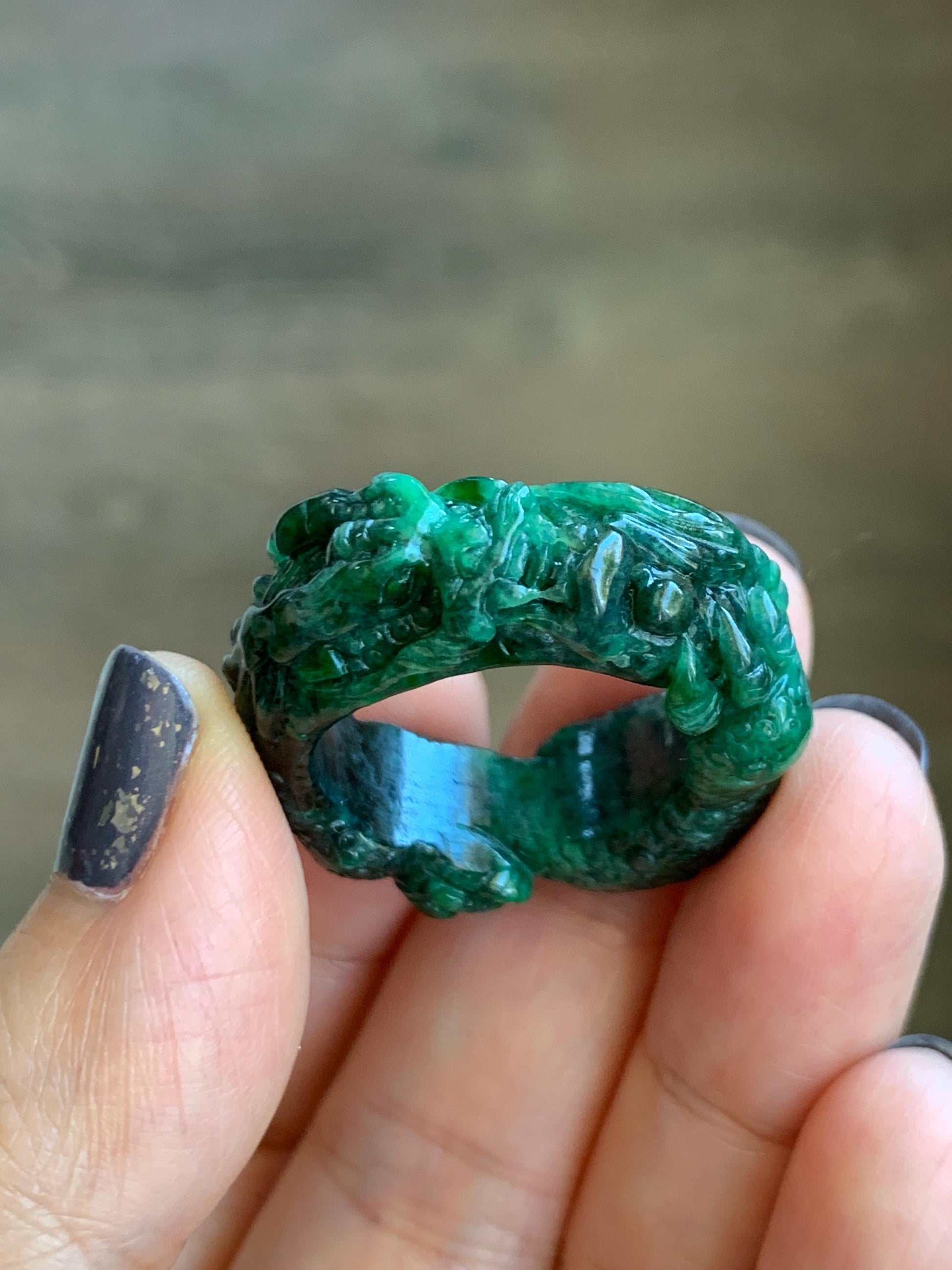 Natural Grade A Semi Translucent Green Wuji Marbled Jade Jadeite Carved Dragon Band Ring size 9.5 US 12g 天然乌鸡绿翡翠盘龙戒圈戒指扳指 LWJ165
