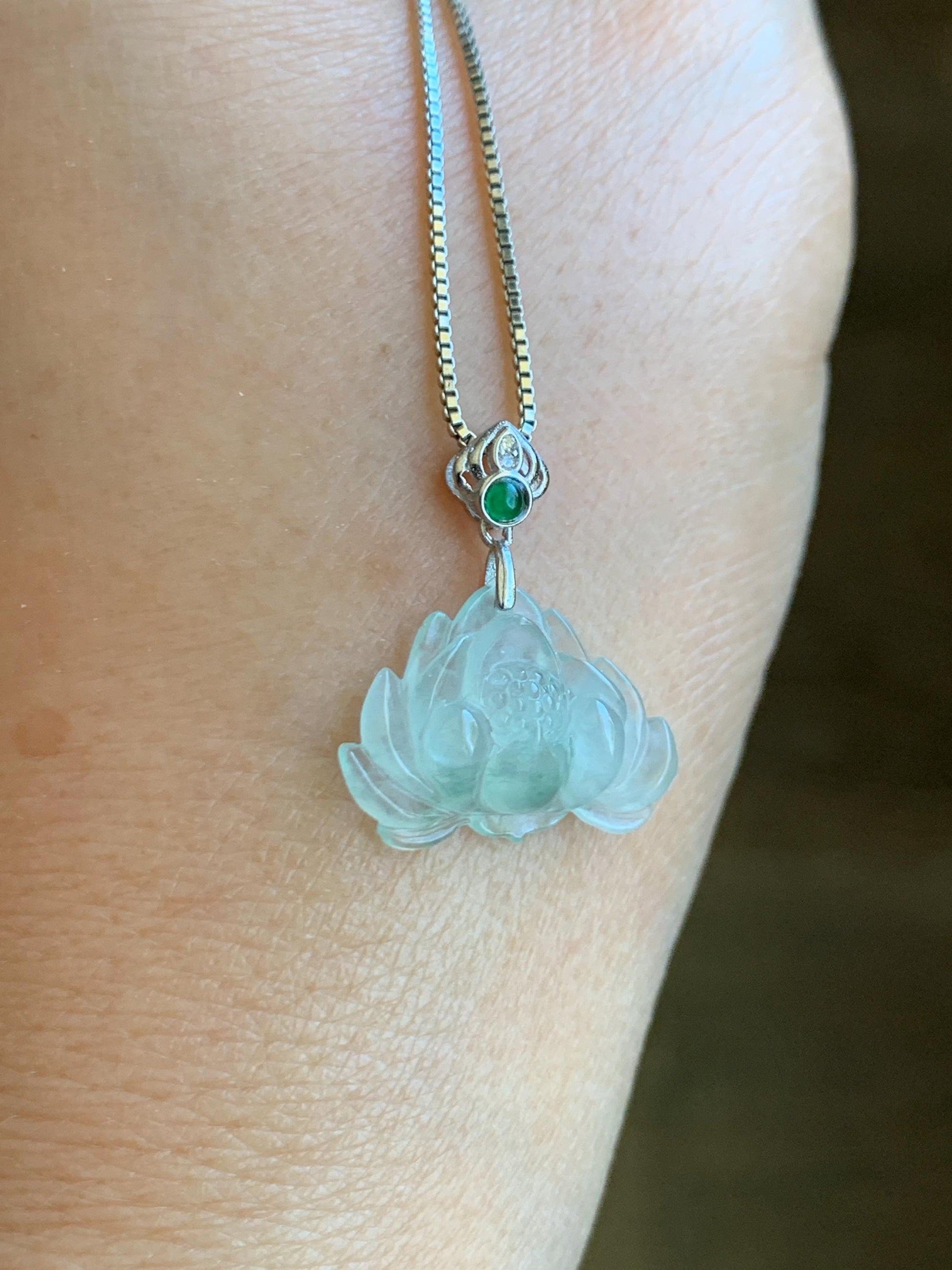 Natural Grade A Icy Highly Translucent Light Green Marbled Jade Jadeite Lotus Flower Petite Pendant Sterling Silver 天然冰晴飘花翡翠迷你莲花镶嵌吊坠 QPM165