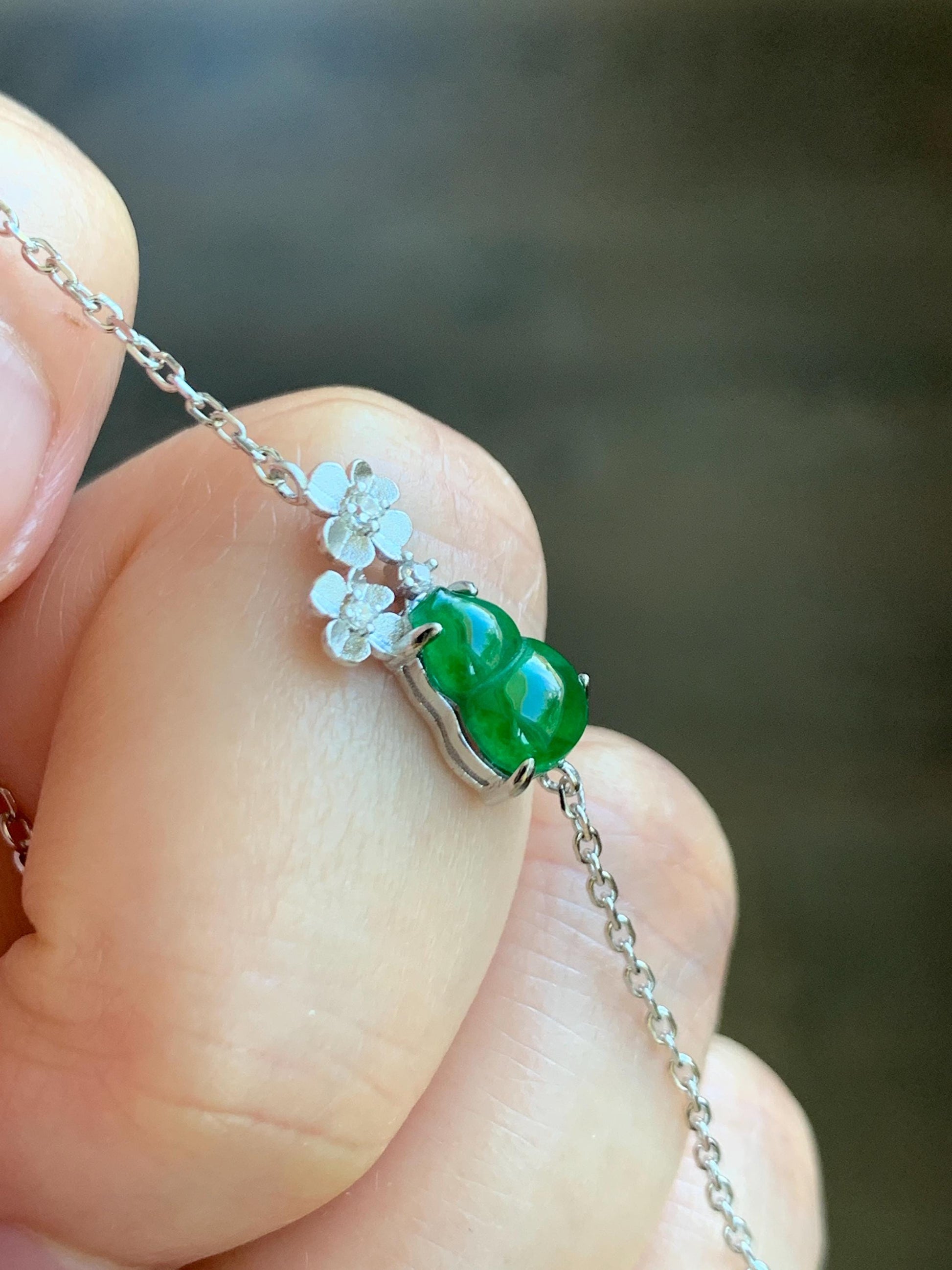 Natural Grade A Guatemalan Icy Translucent Vibrant Green Gourd Hulu Jadeite Flower Chain Bracelet Sterling Silver 6.5" 天然冰危绿翡翠葫芦梅花银手链 HGG160
